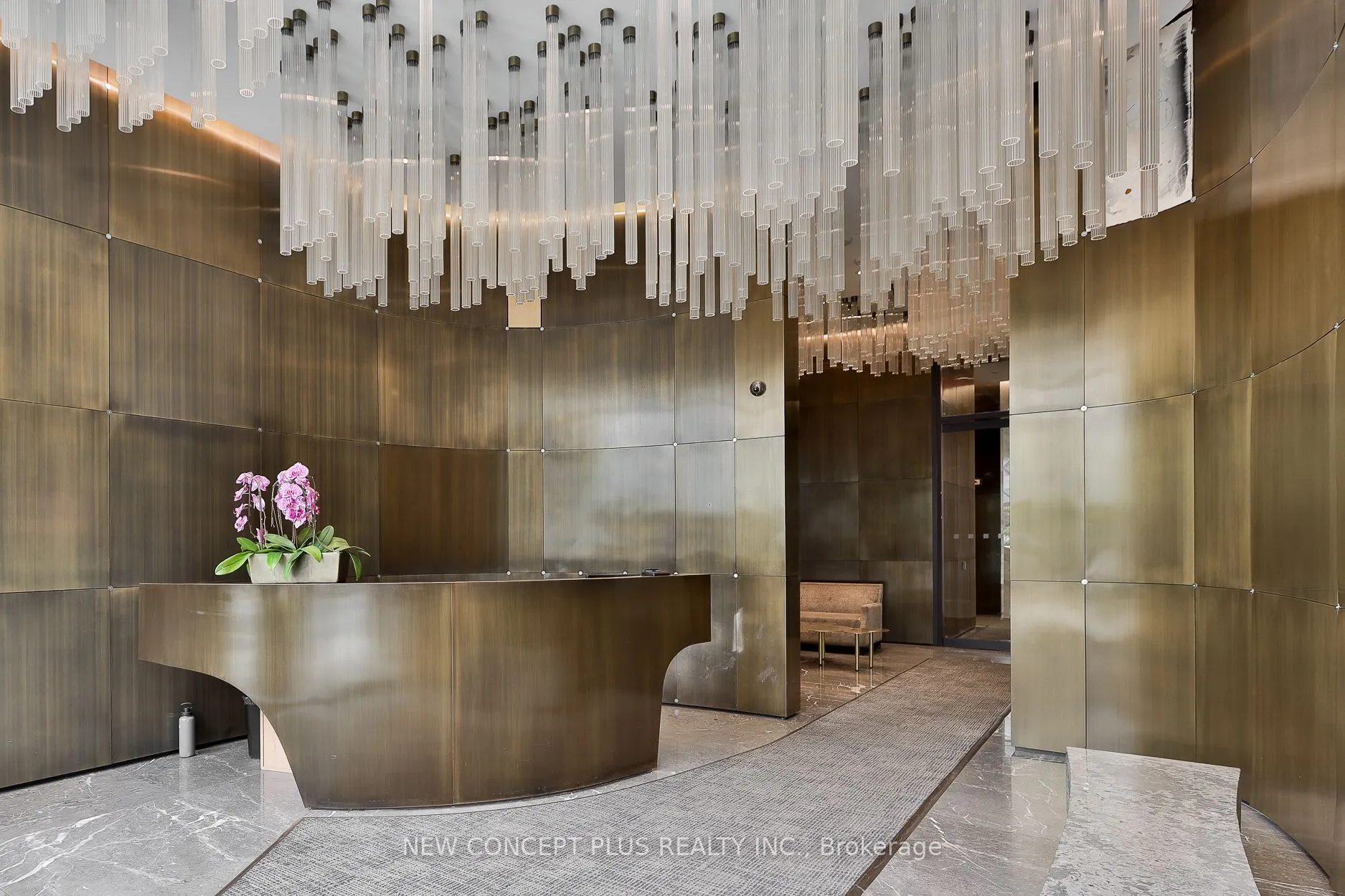 200 Bloor Street W #405