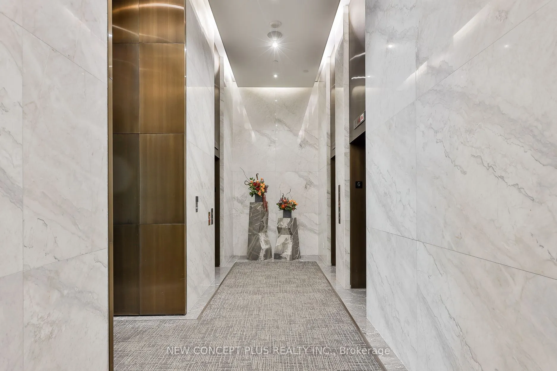 200 Bloor Street W #405