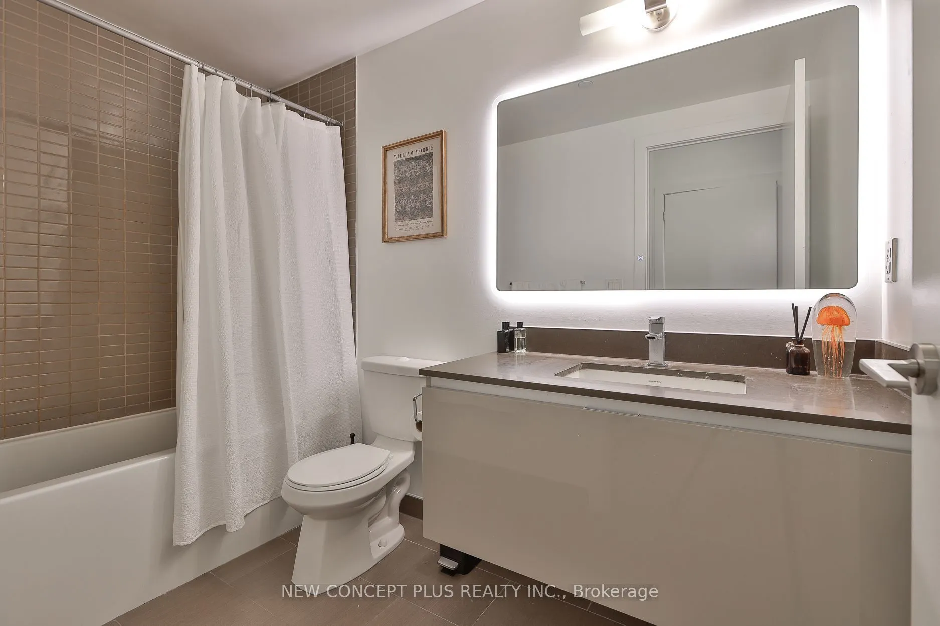 200 Bloor Street W #405