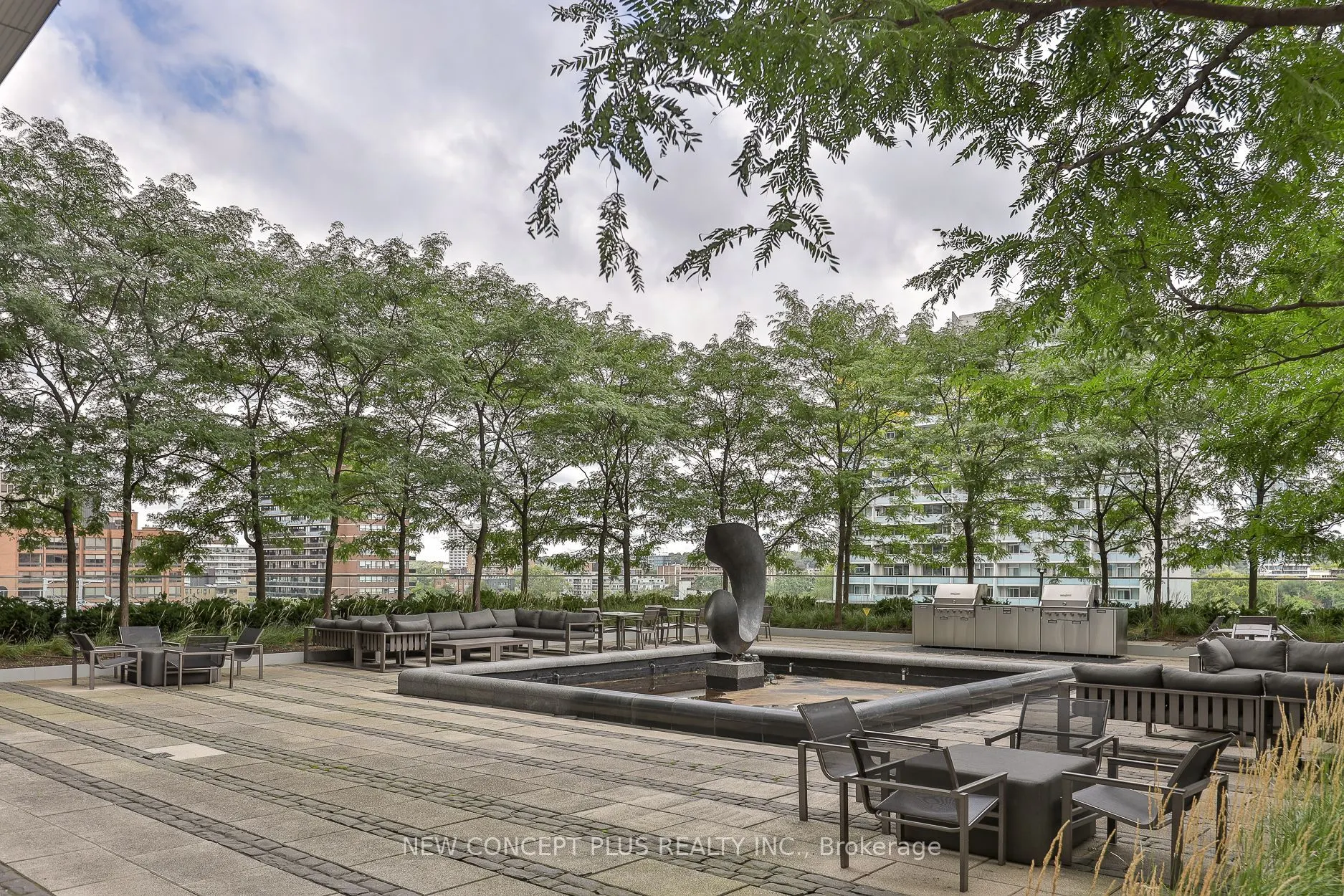 200 Bloor Street W #405