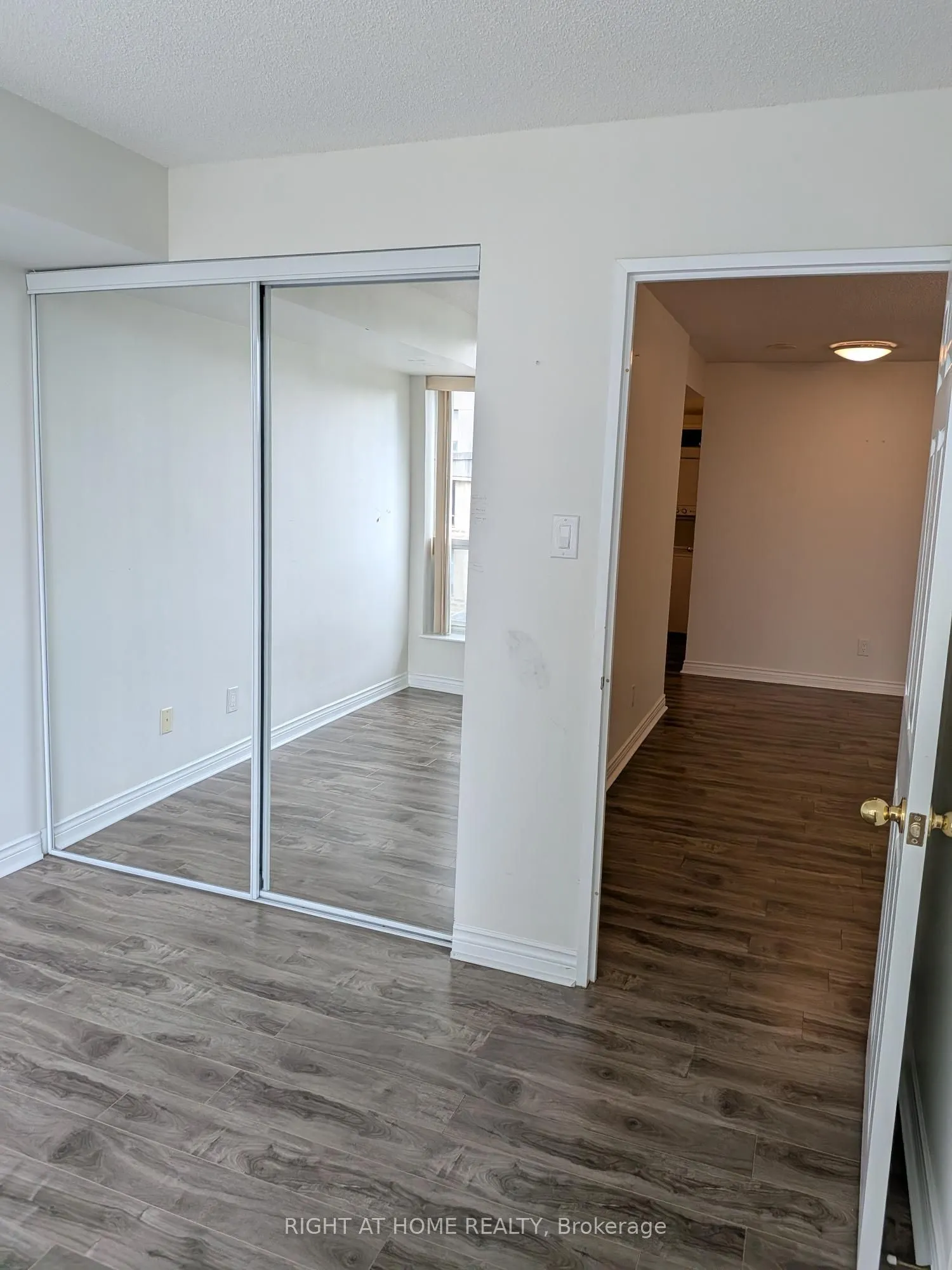 260 Doris Avenue #305