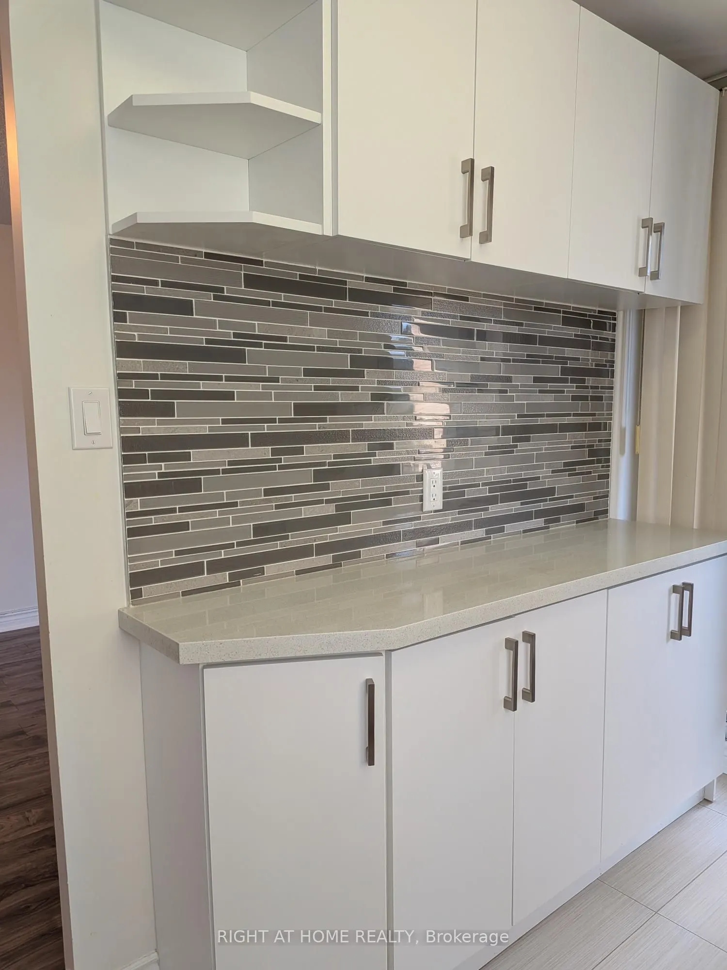 260 Doris Avenue #305