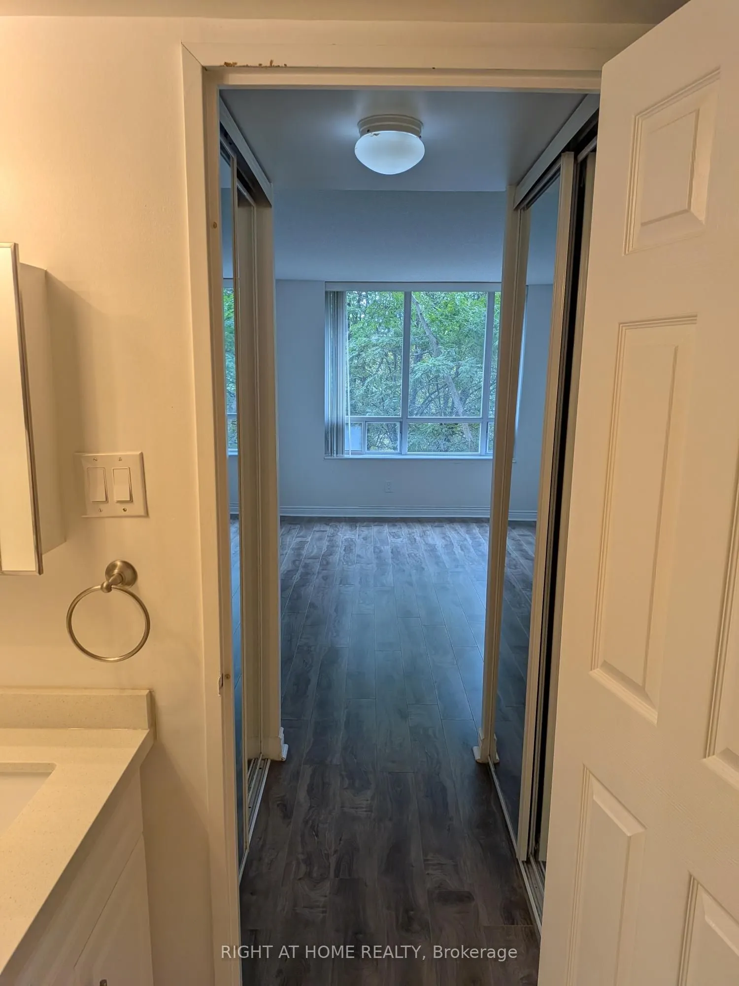 260 Doris Avenue #305
