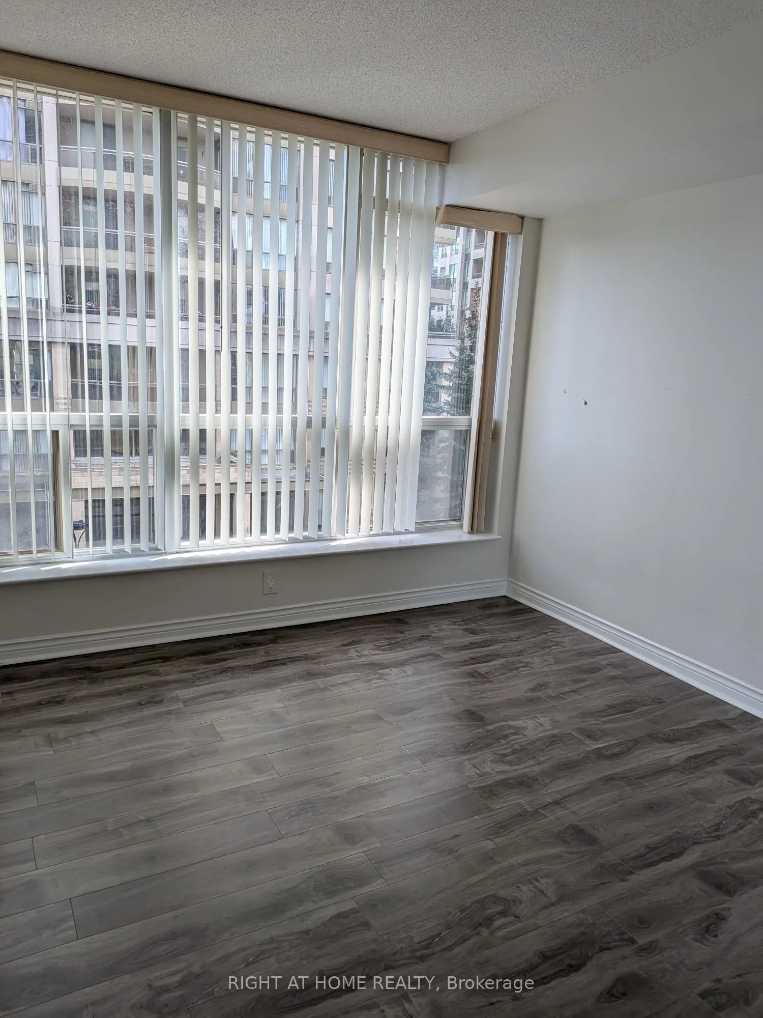 260 Doris Avenue #305
