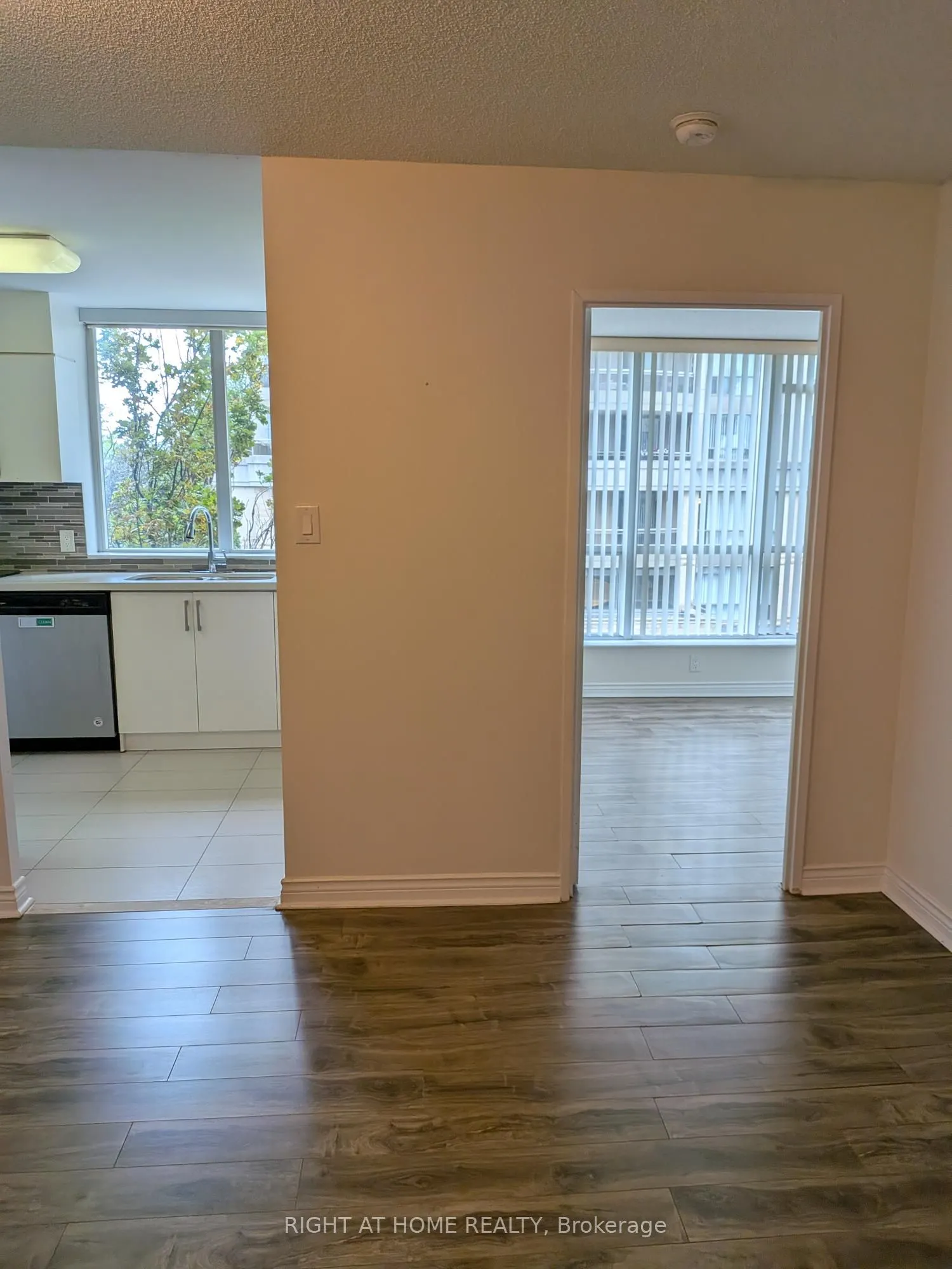 260 Doris Avenue #305