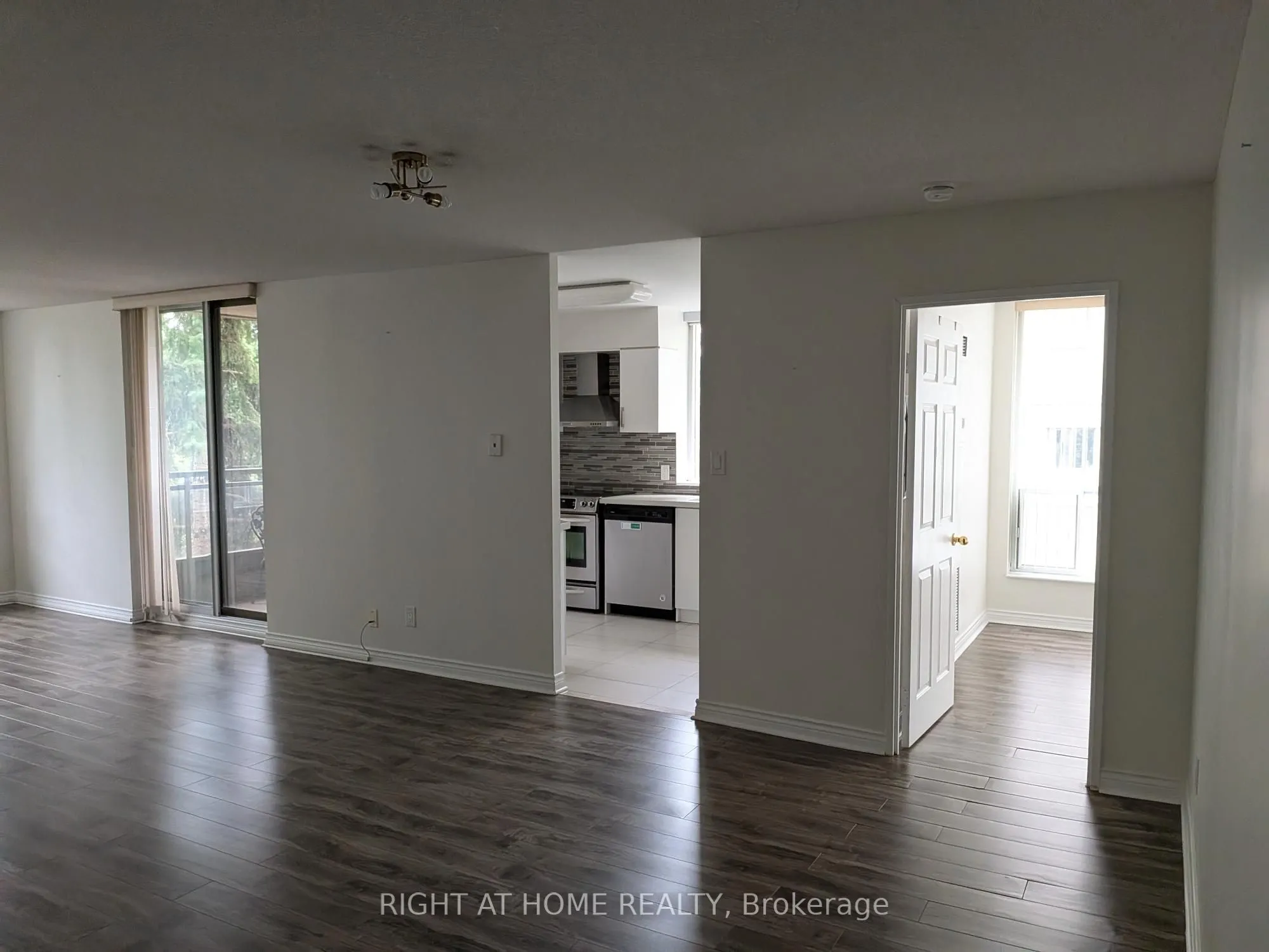 260 Doris Avenue #305