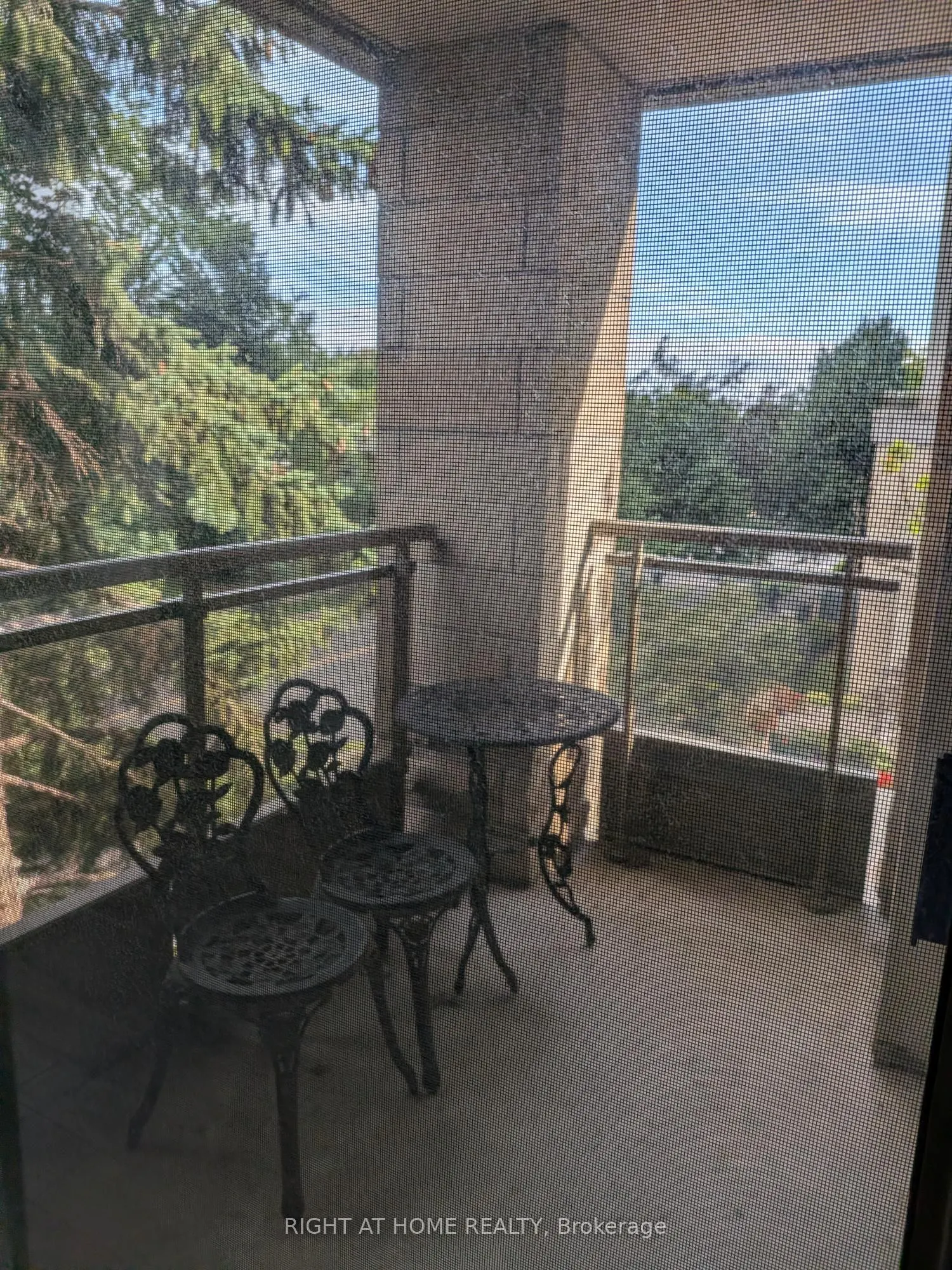 260 Doris Avenue #305