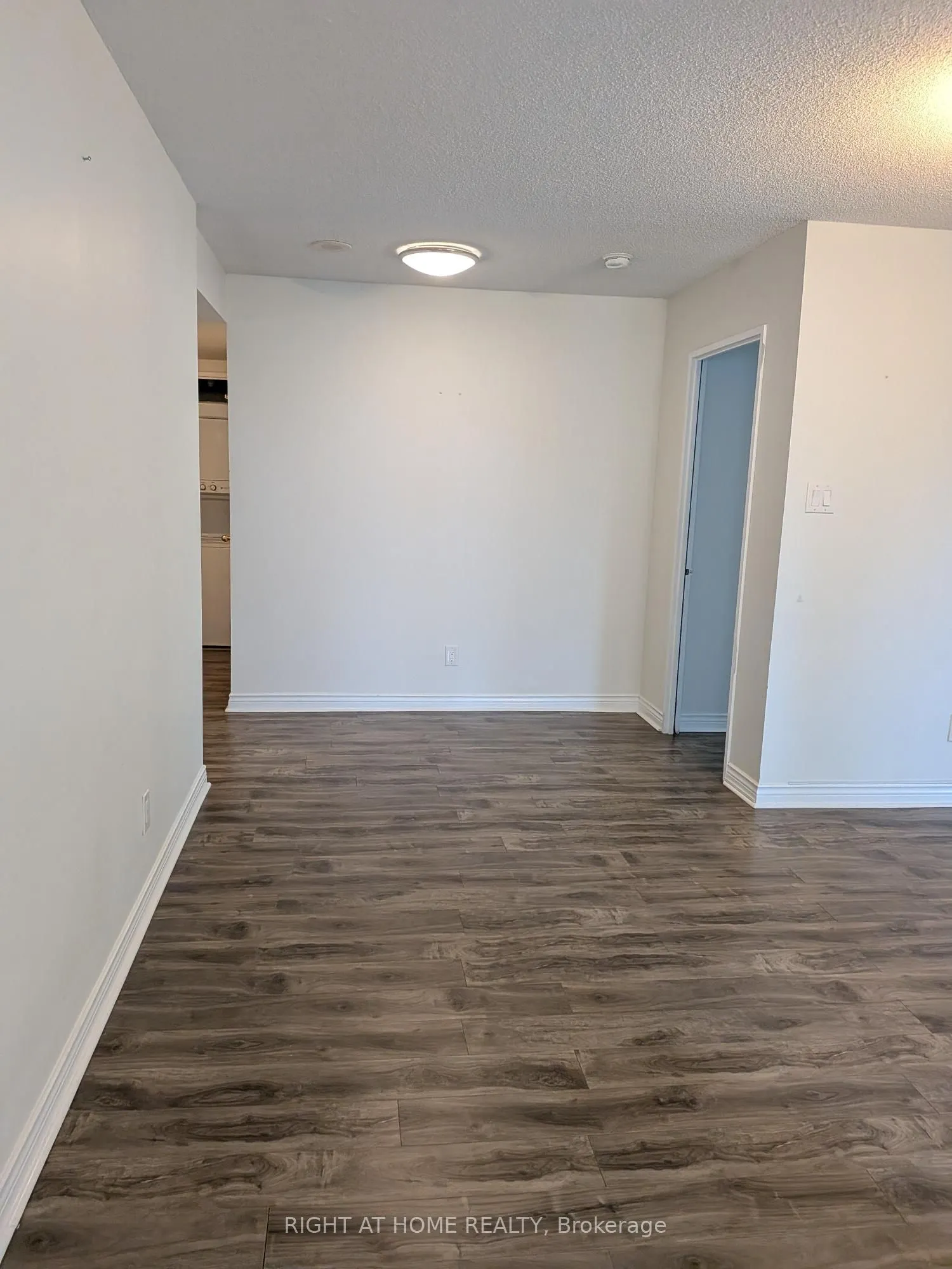 260 Doris Avenue #305