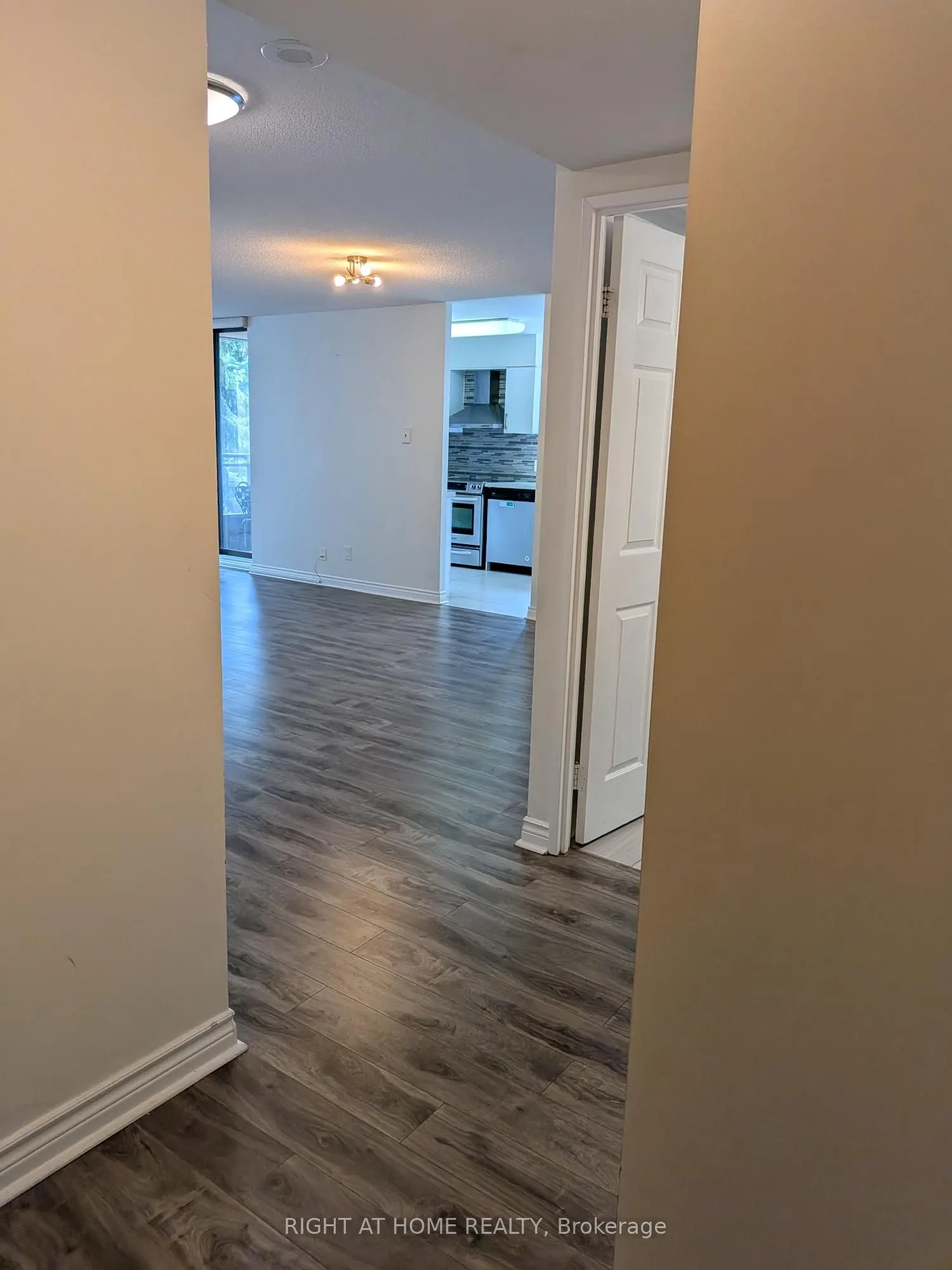 260 Doris Avenue #305