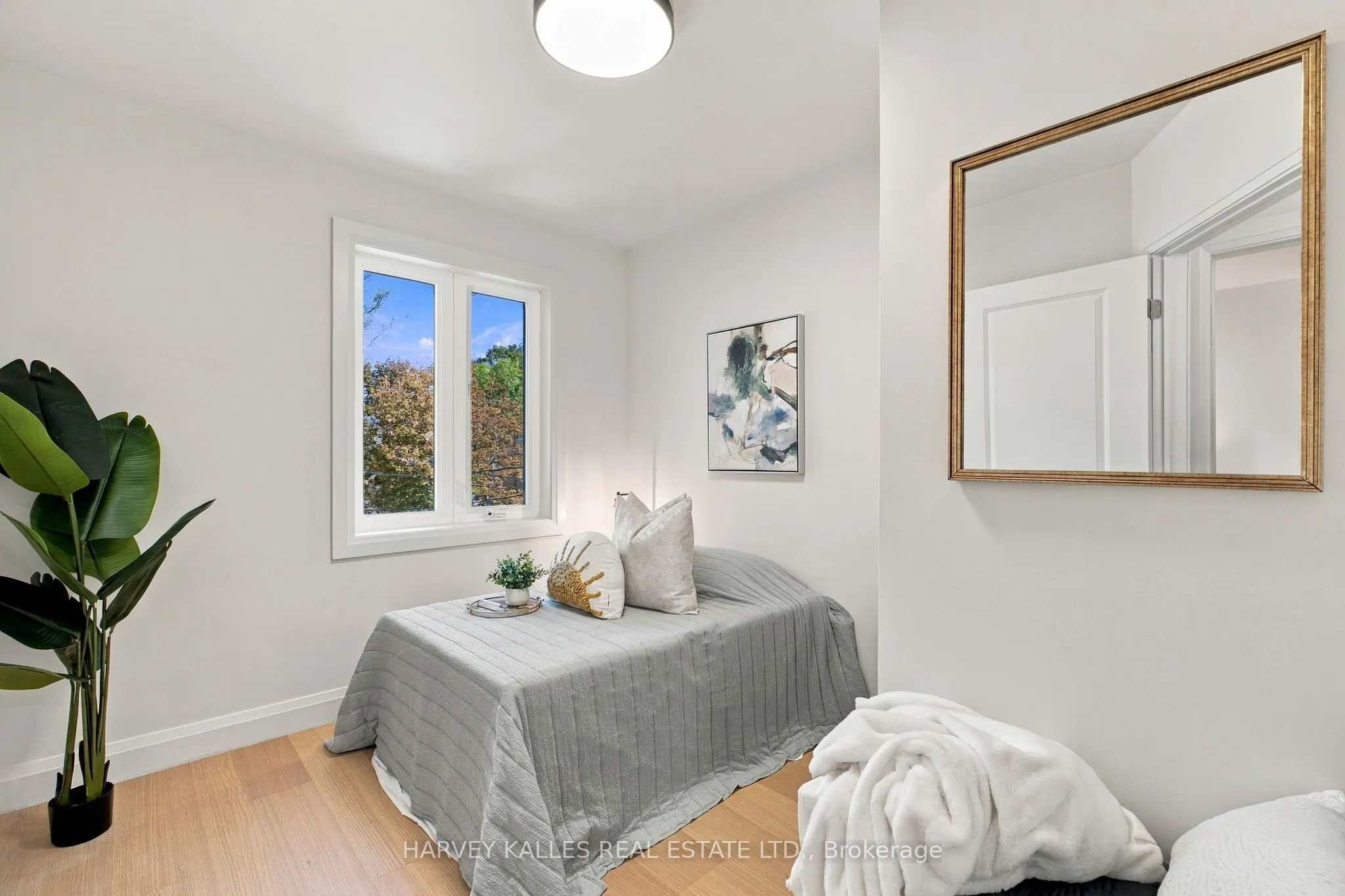 547 Melrose Avenue