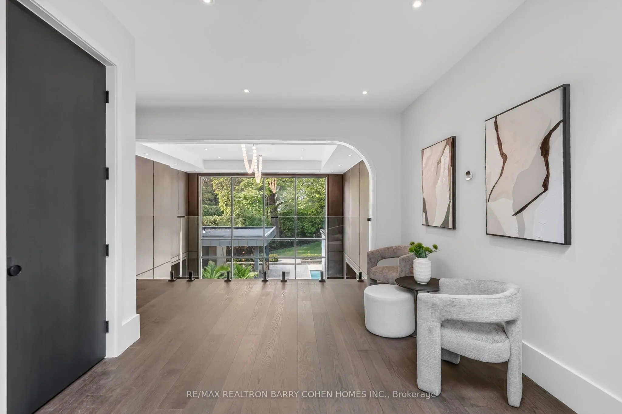 90 Arjay Crescent