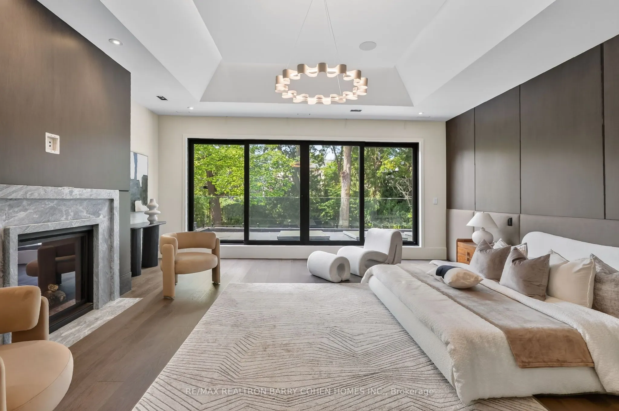 90 Arjay Crescent