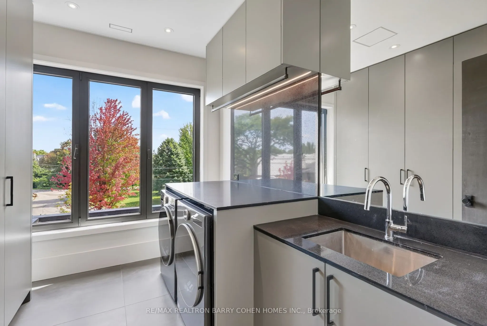 90 Arjay Crescent