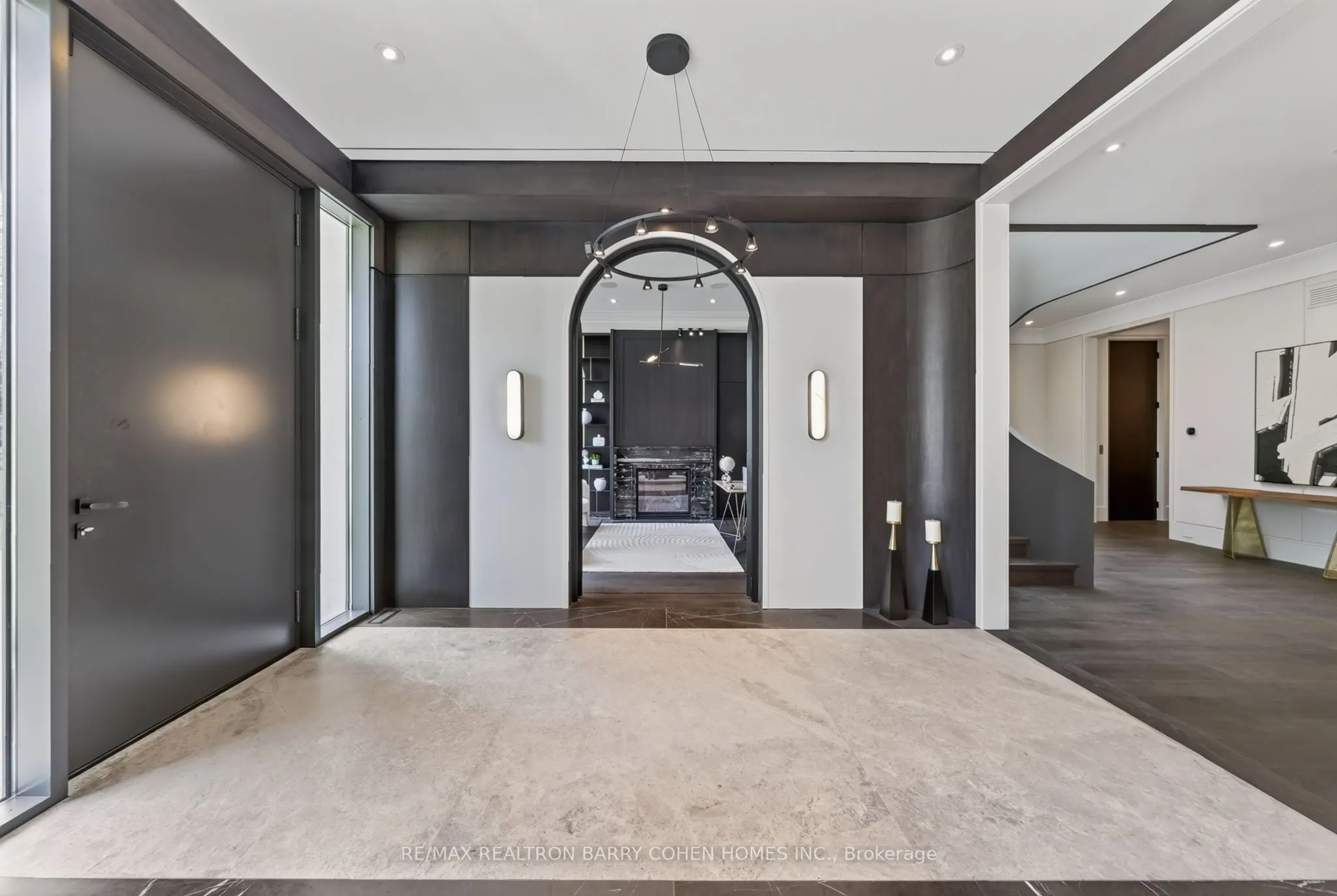 90 Arjay Crescent