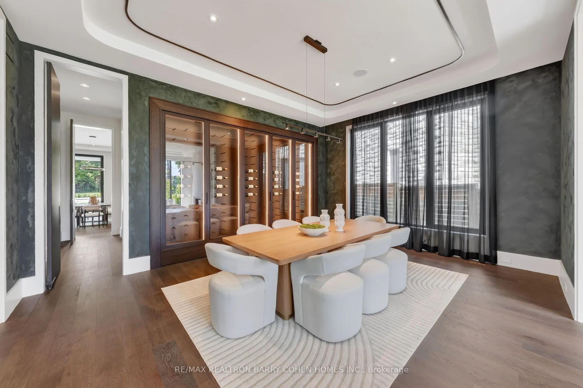 90 Arjay Crescent