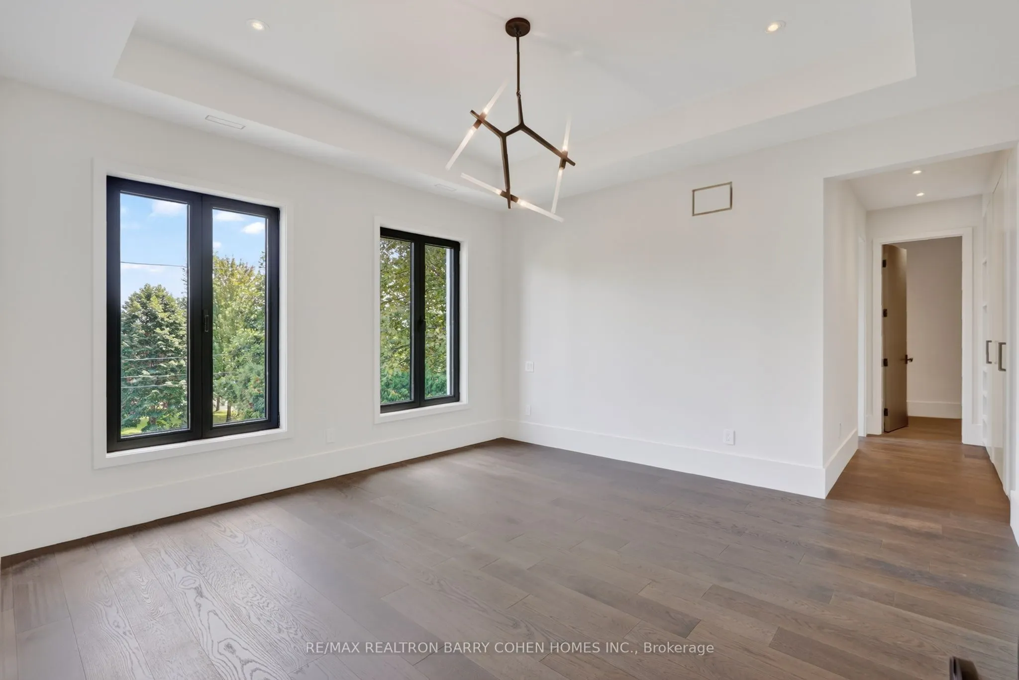 90 Arjay Crescent