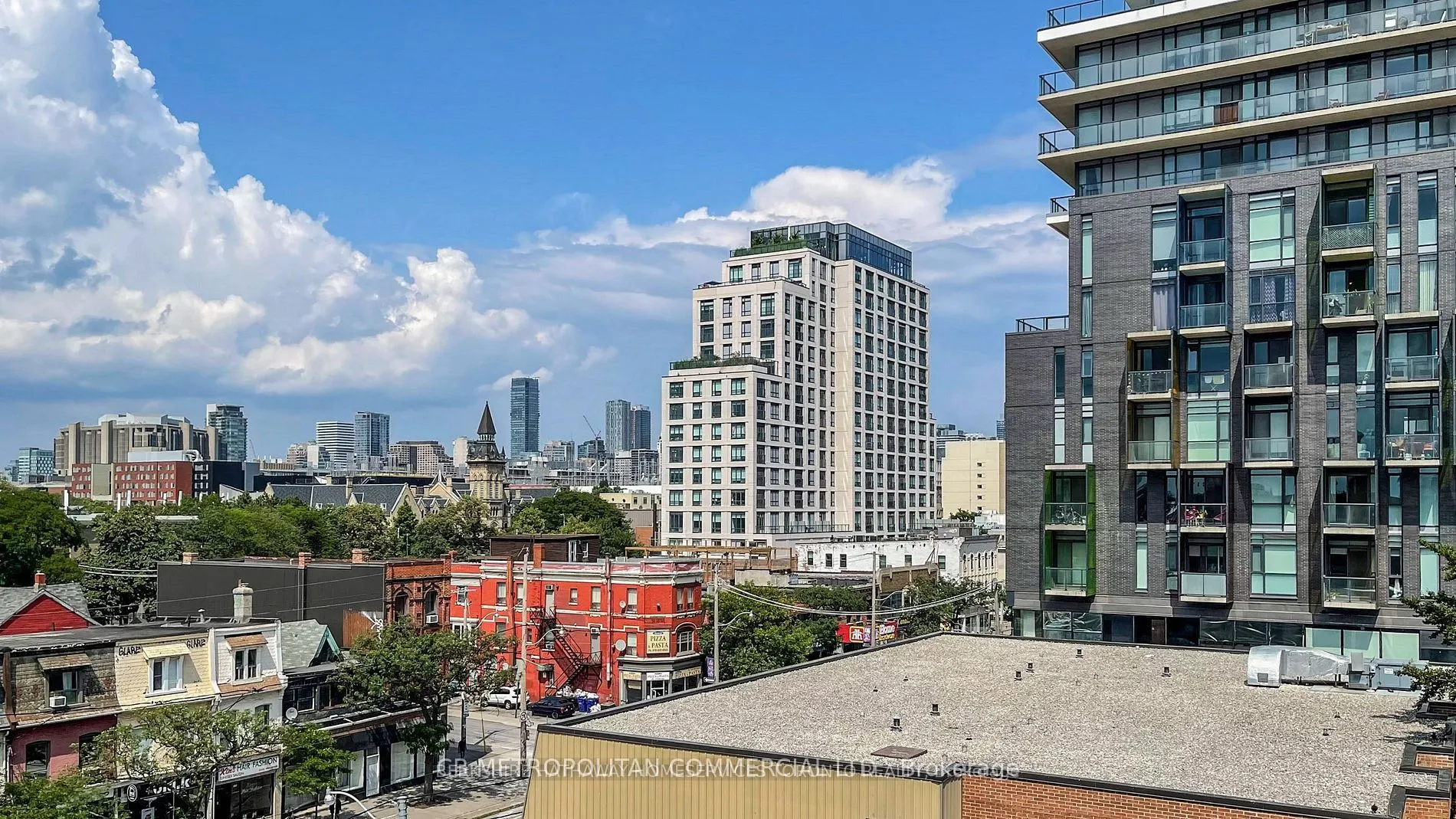 335 College Street #403