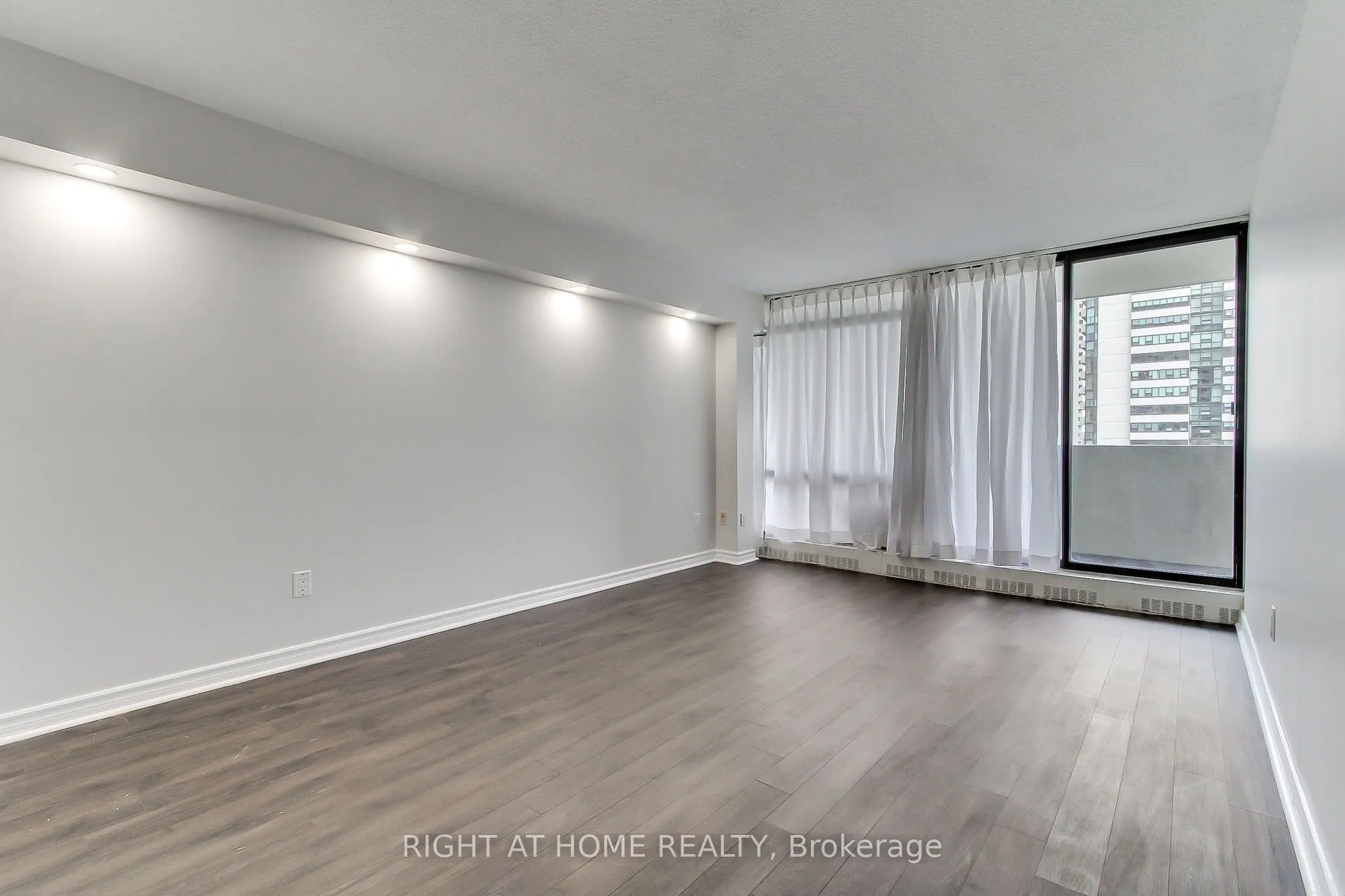 3300 Don Mills Road #1006