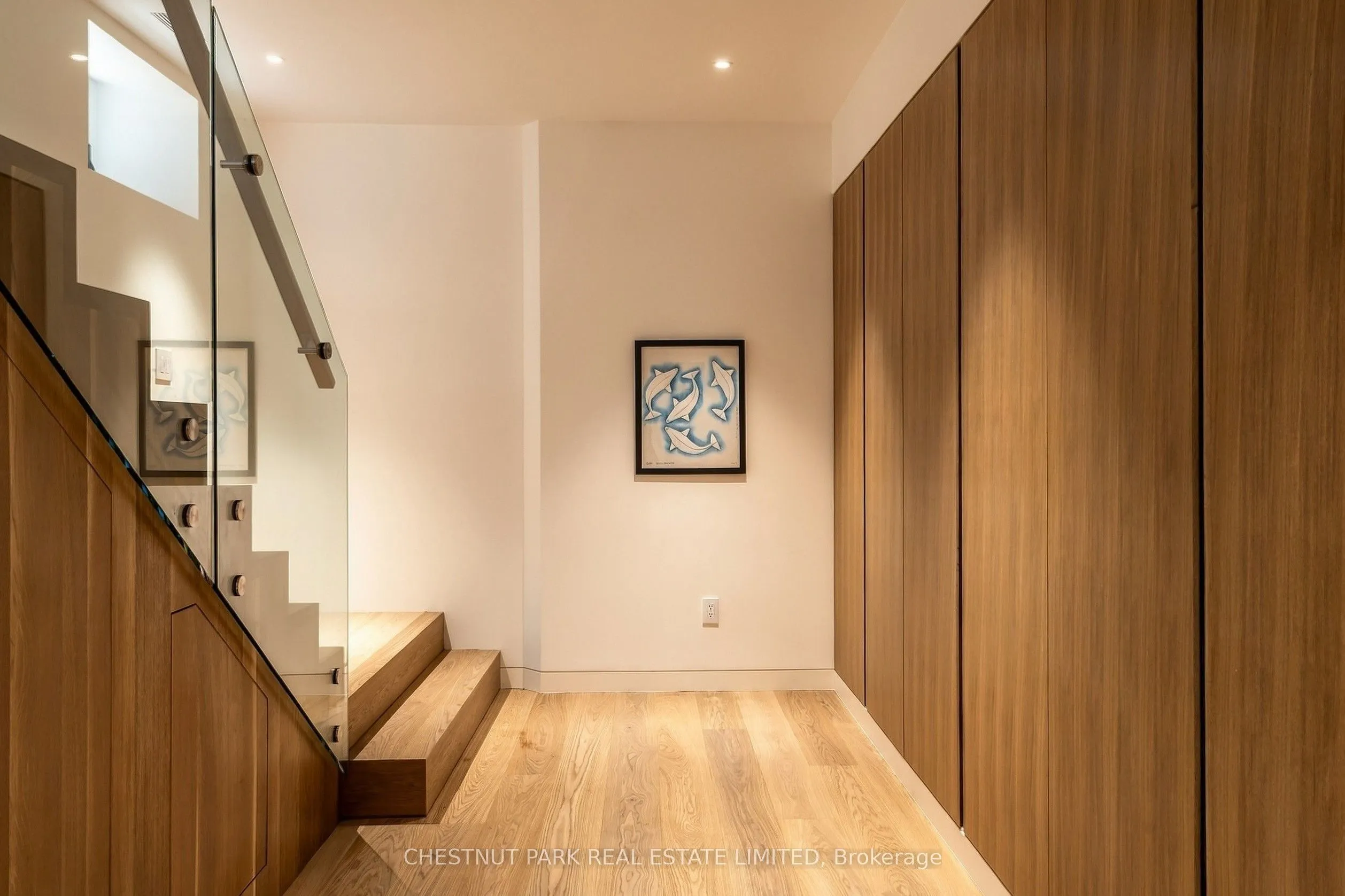 149 Roxborough Street E