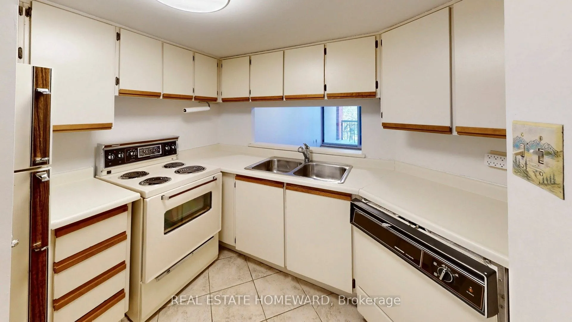 77 Maitland Place #409