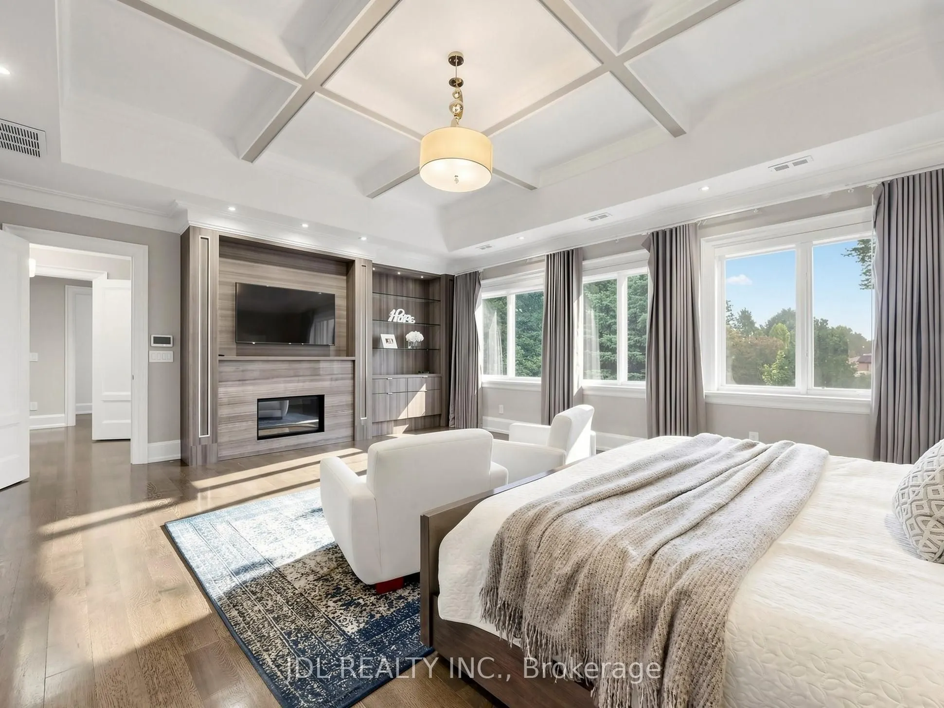 105 Arjay Crescent