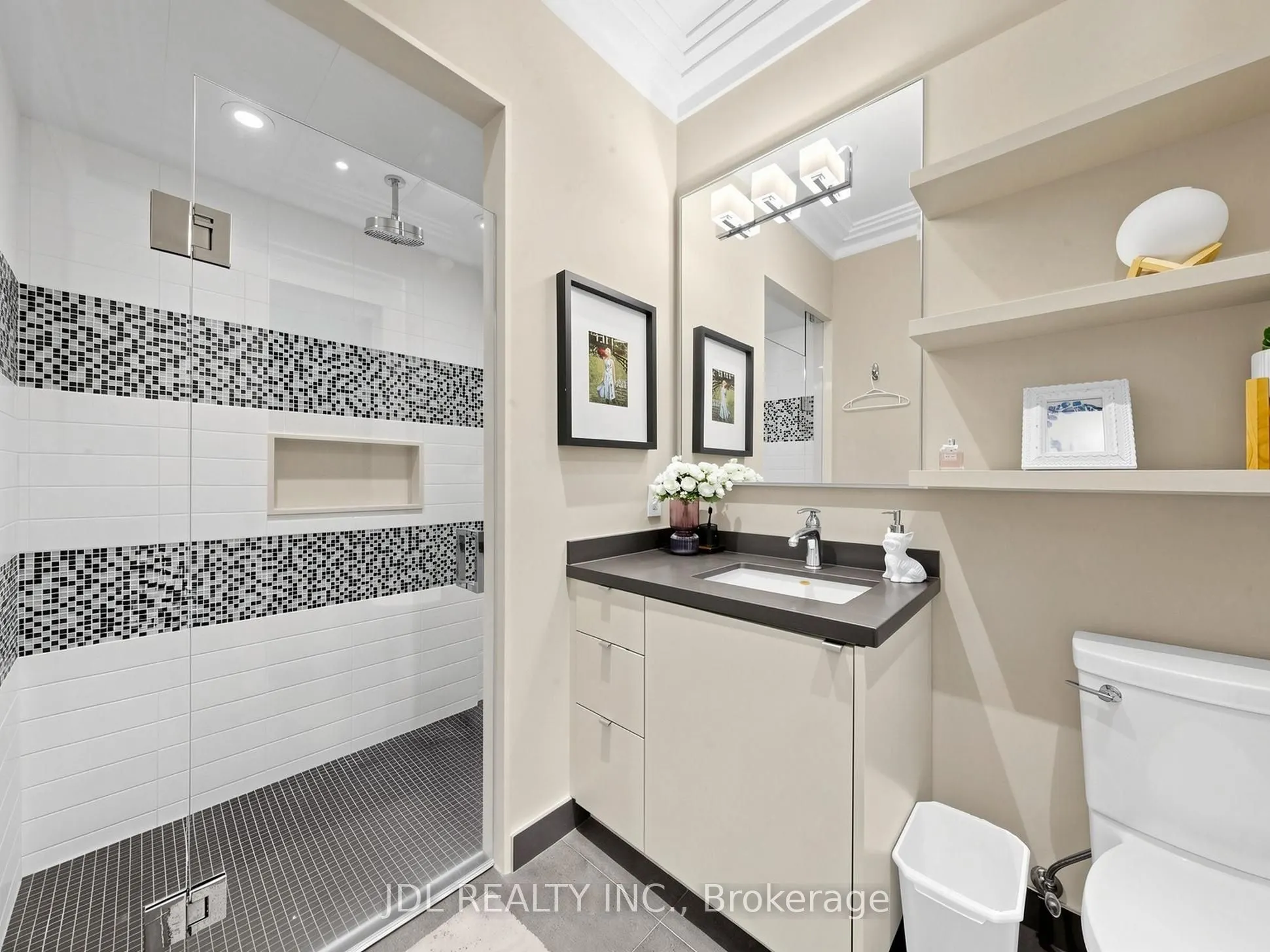 105 Arjay Crescent