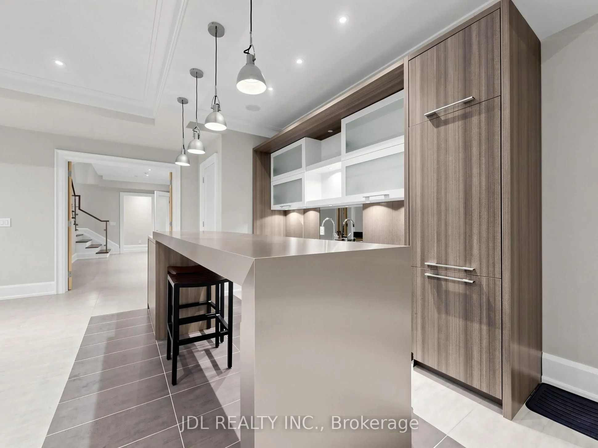 105 Arjay Crescent
