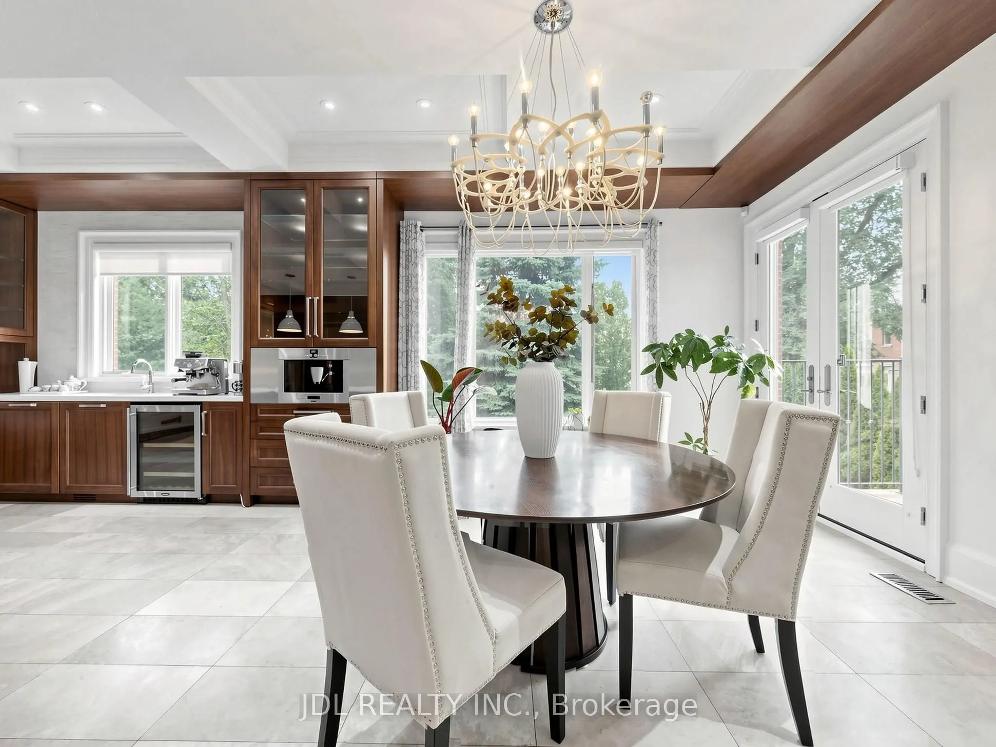 105 Arjay Crescent