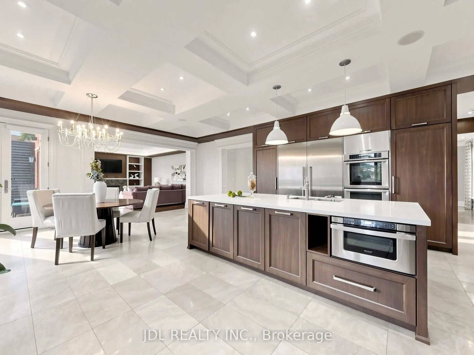 105 Arjay Crescent
