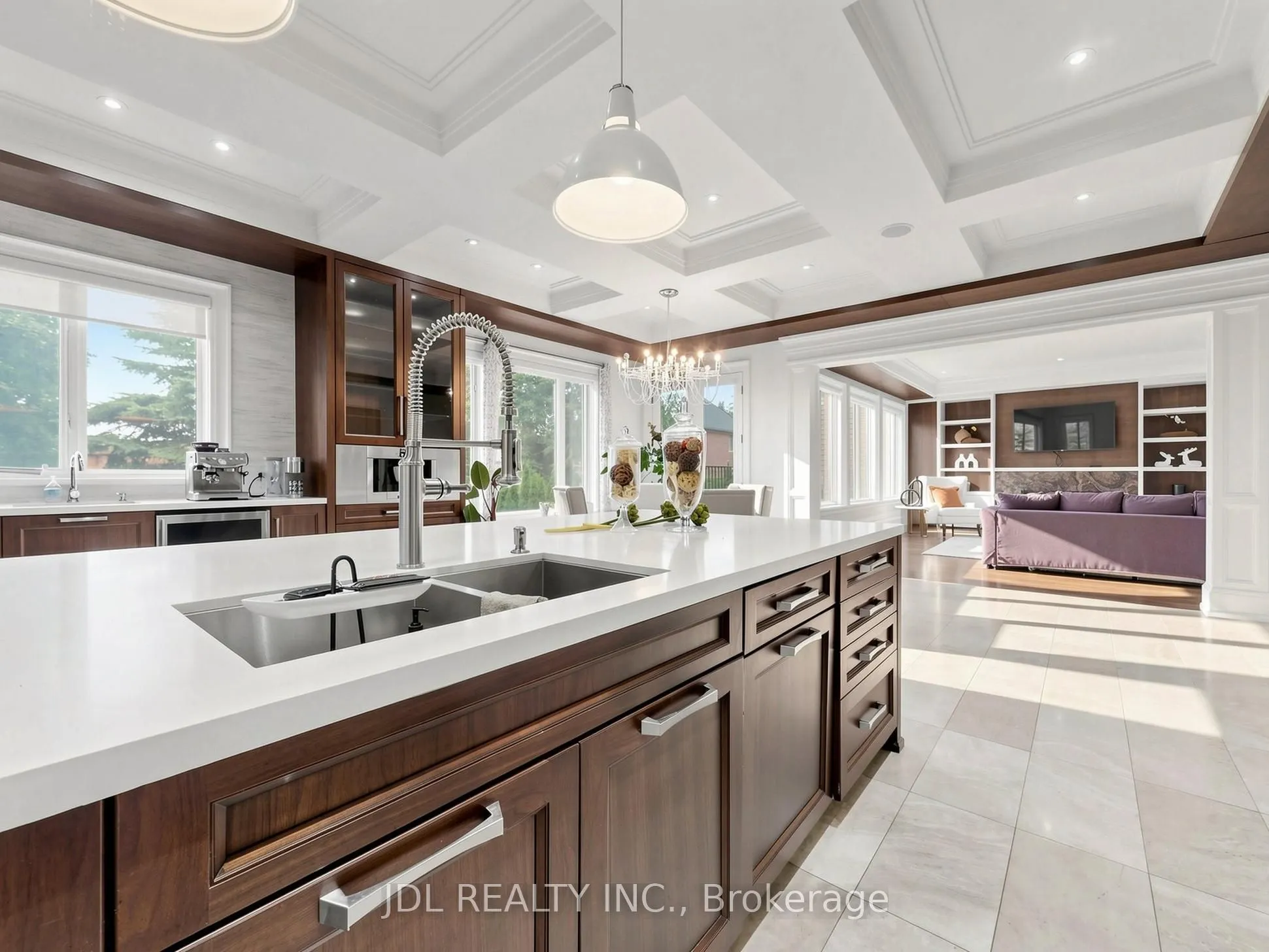 105 Arjay Crescent