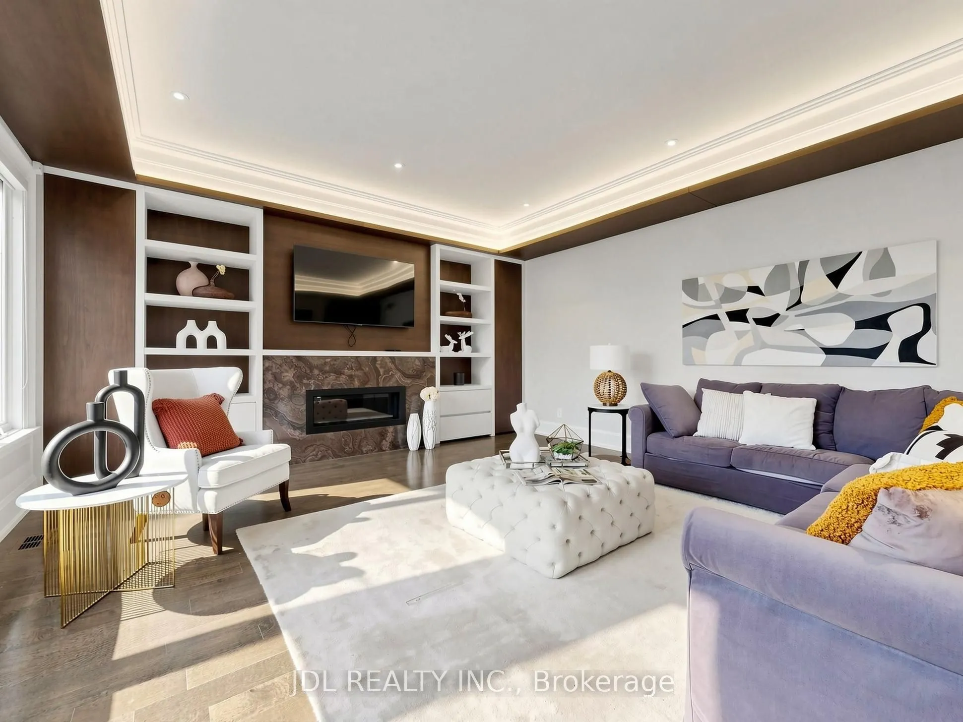 105 Arjay Crescent