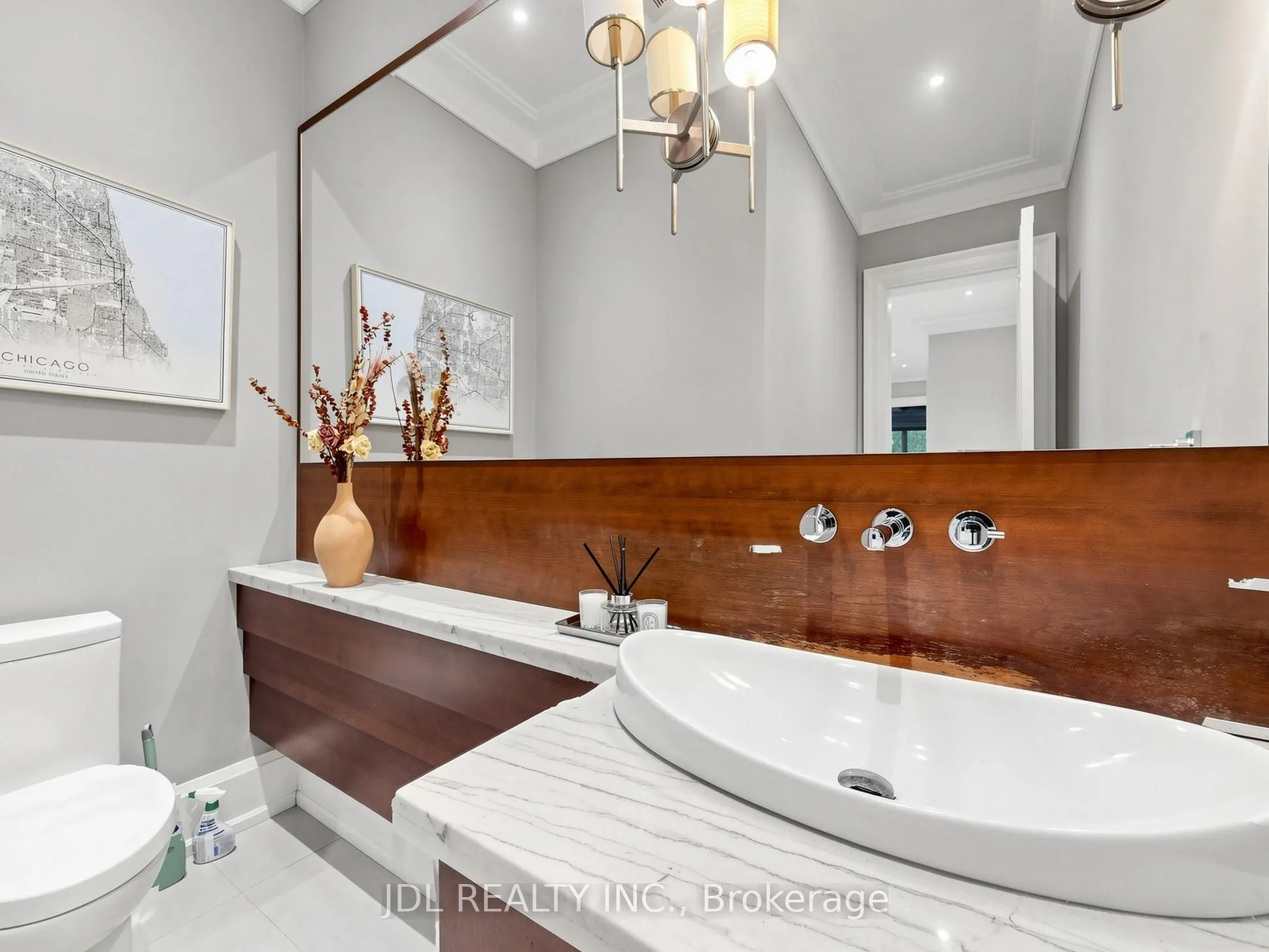 105 Arjay Crescent