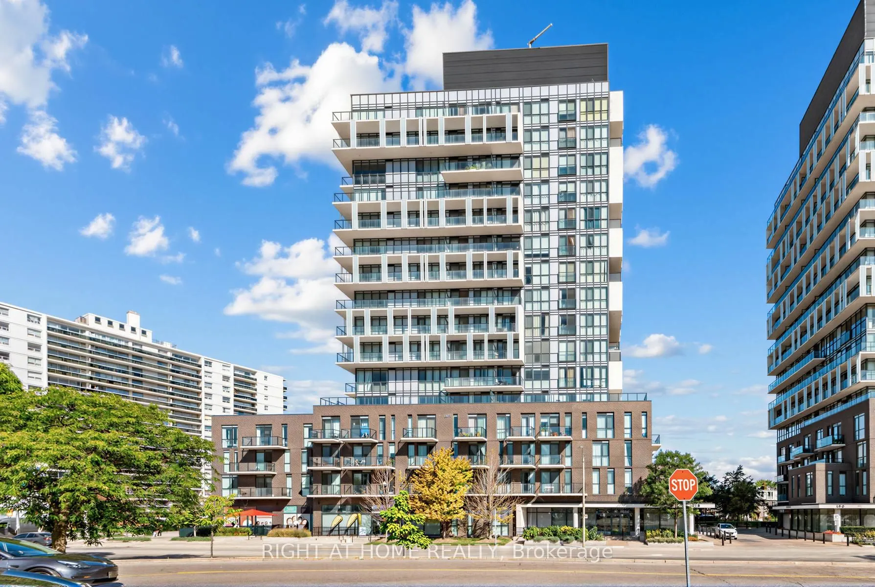 128 Fairview Mall Drive #807