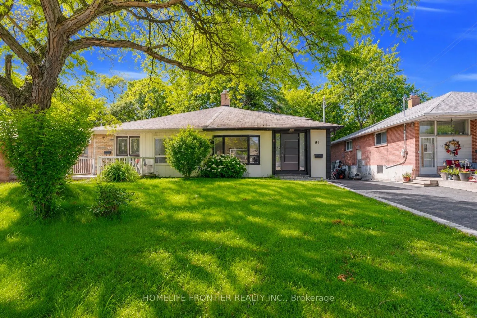 61 Sundial Crescent