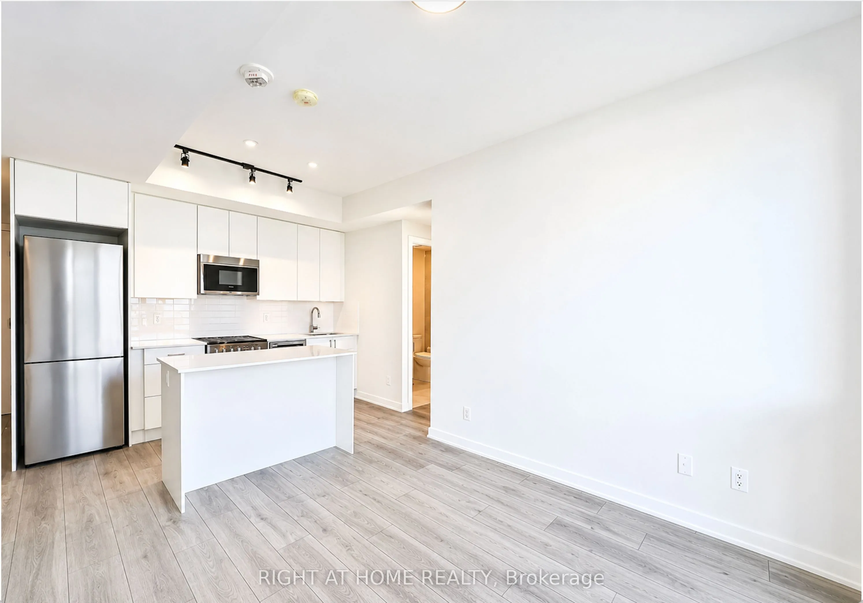 15 Ellerslie Avenue #2405
