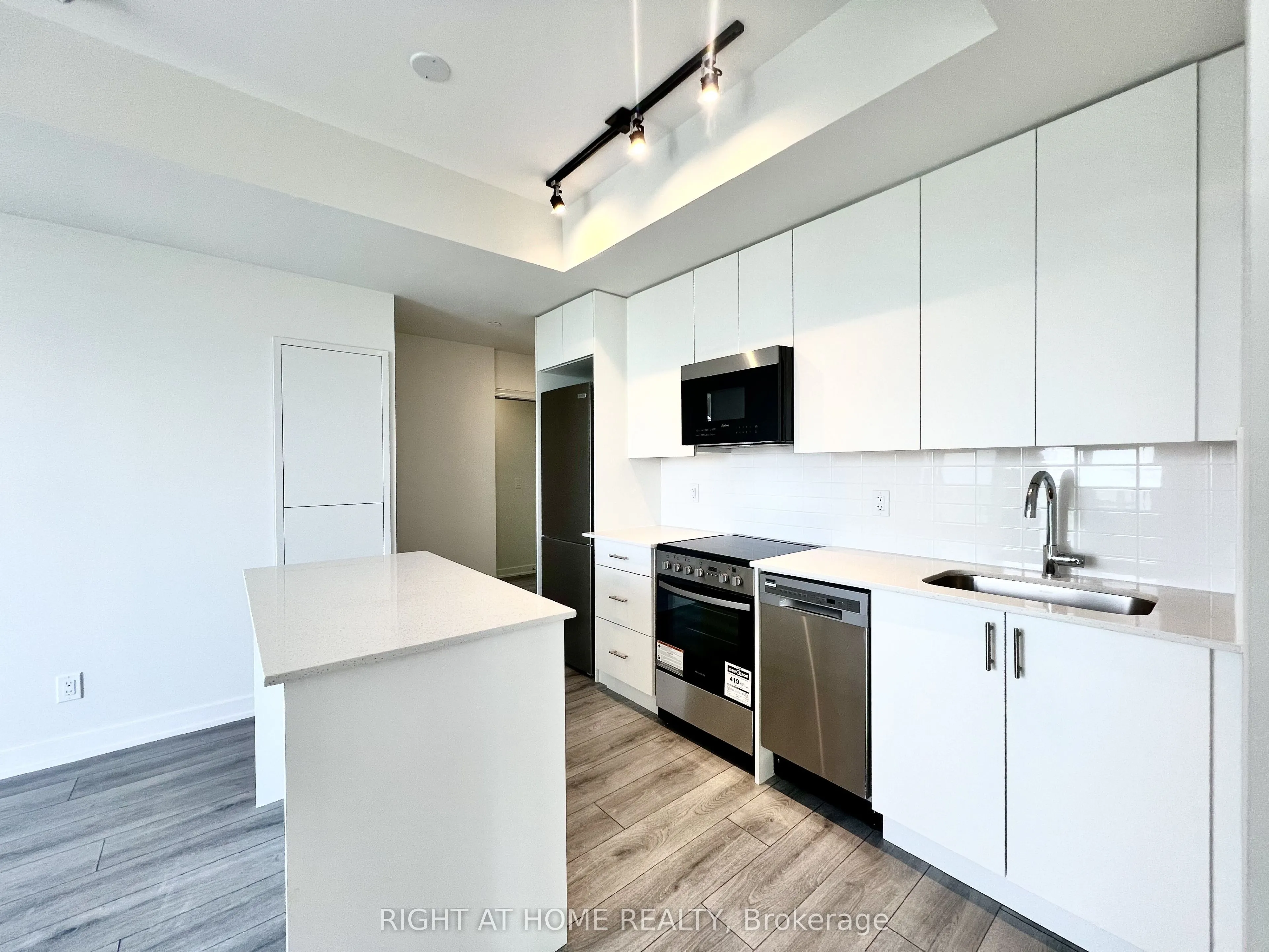 15 Ellerslie Avenue #2405