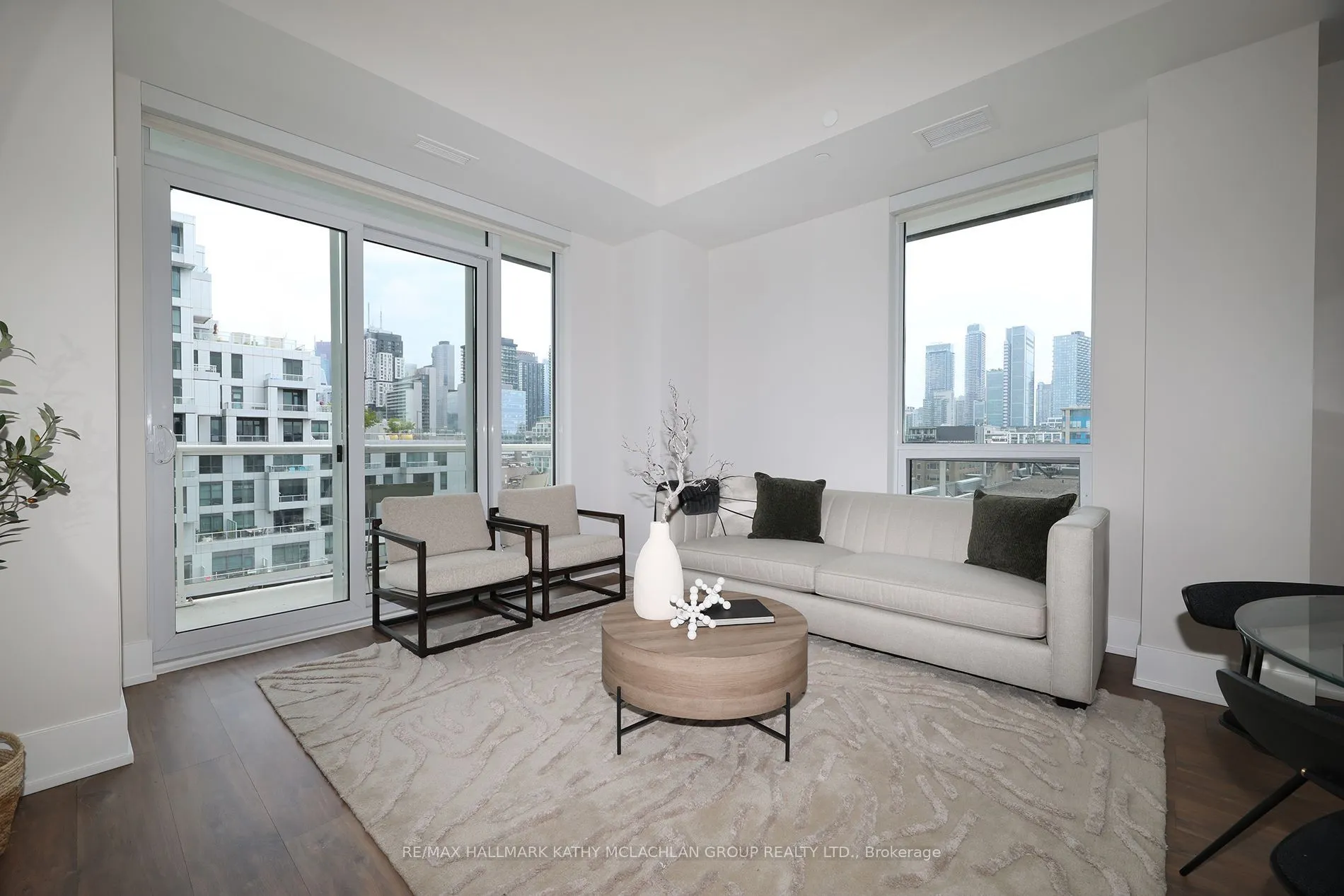 80 Vanauley Street #815
