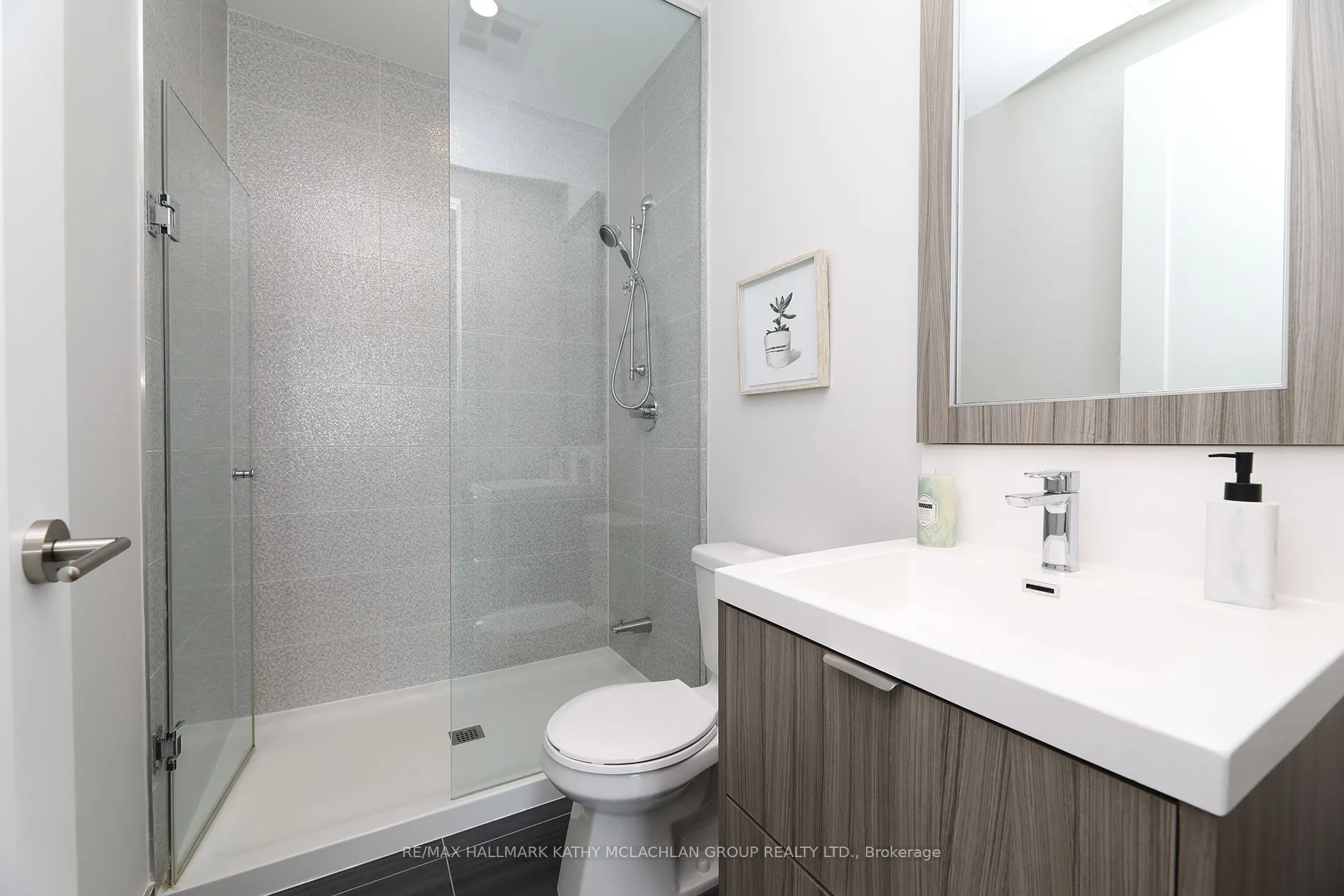 80 Vanauley Street #815