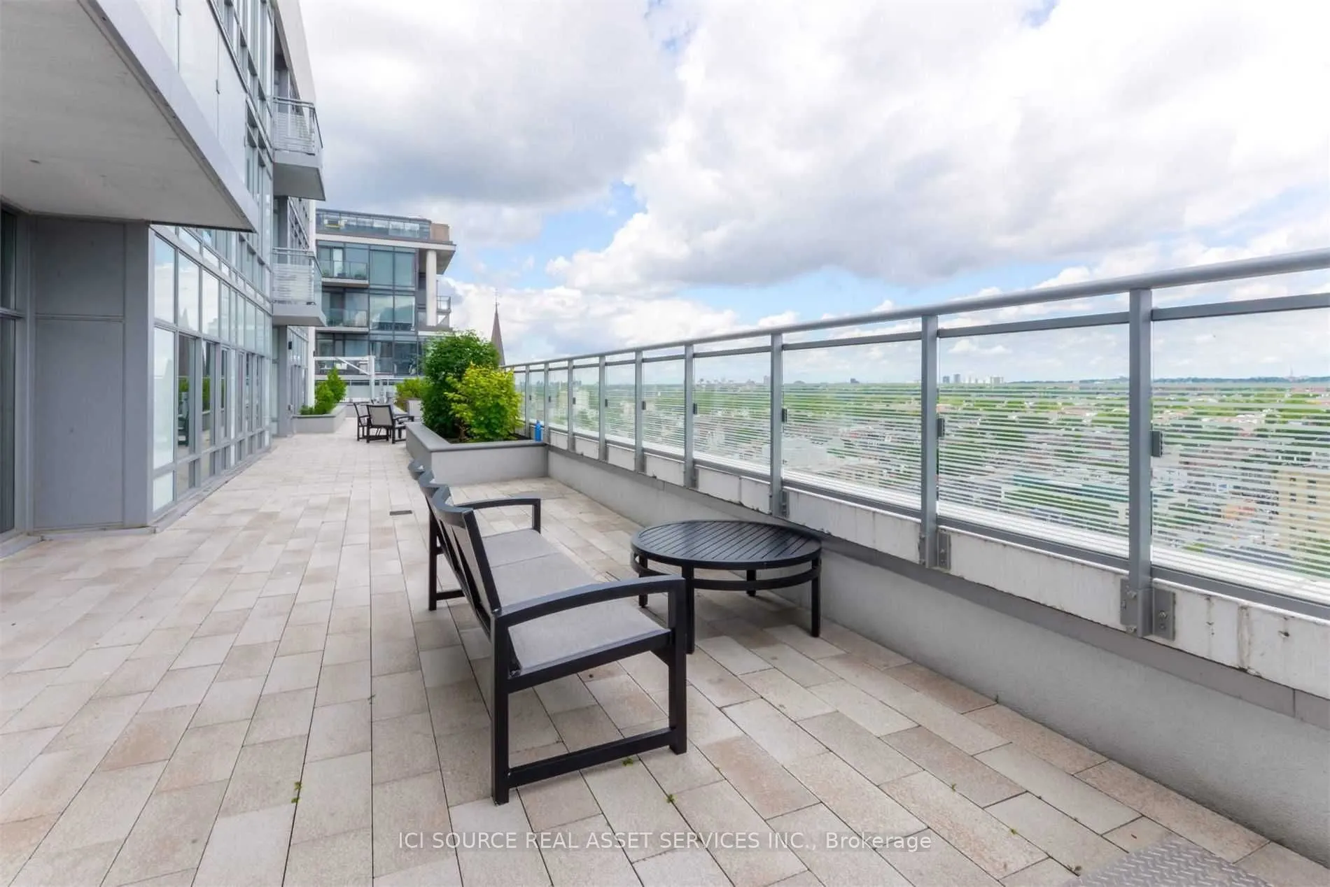 525 Adelaide Street W #1020