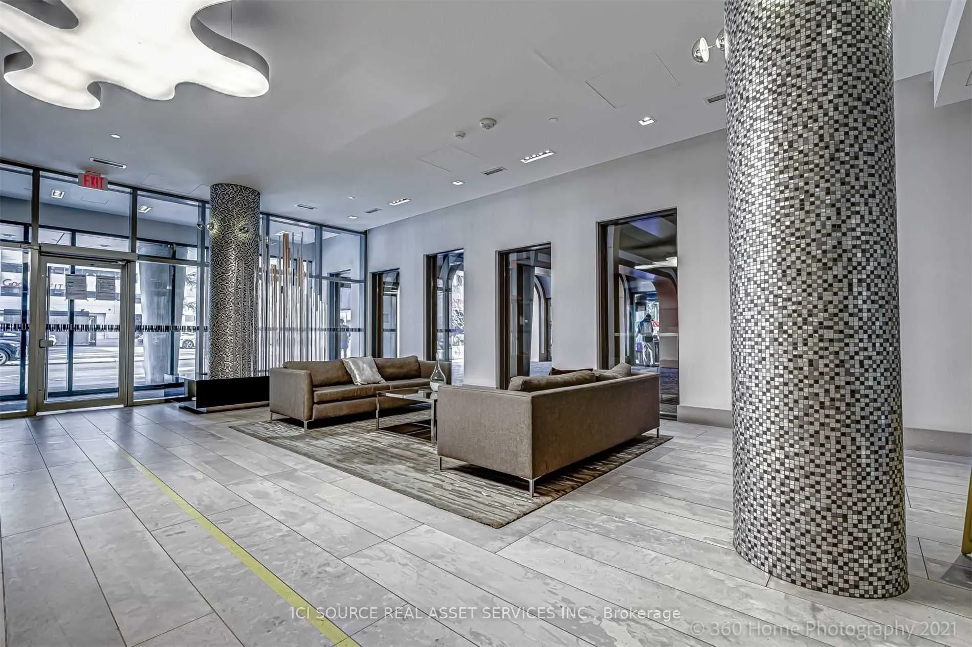 525 Adelaide Street W #1020