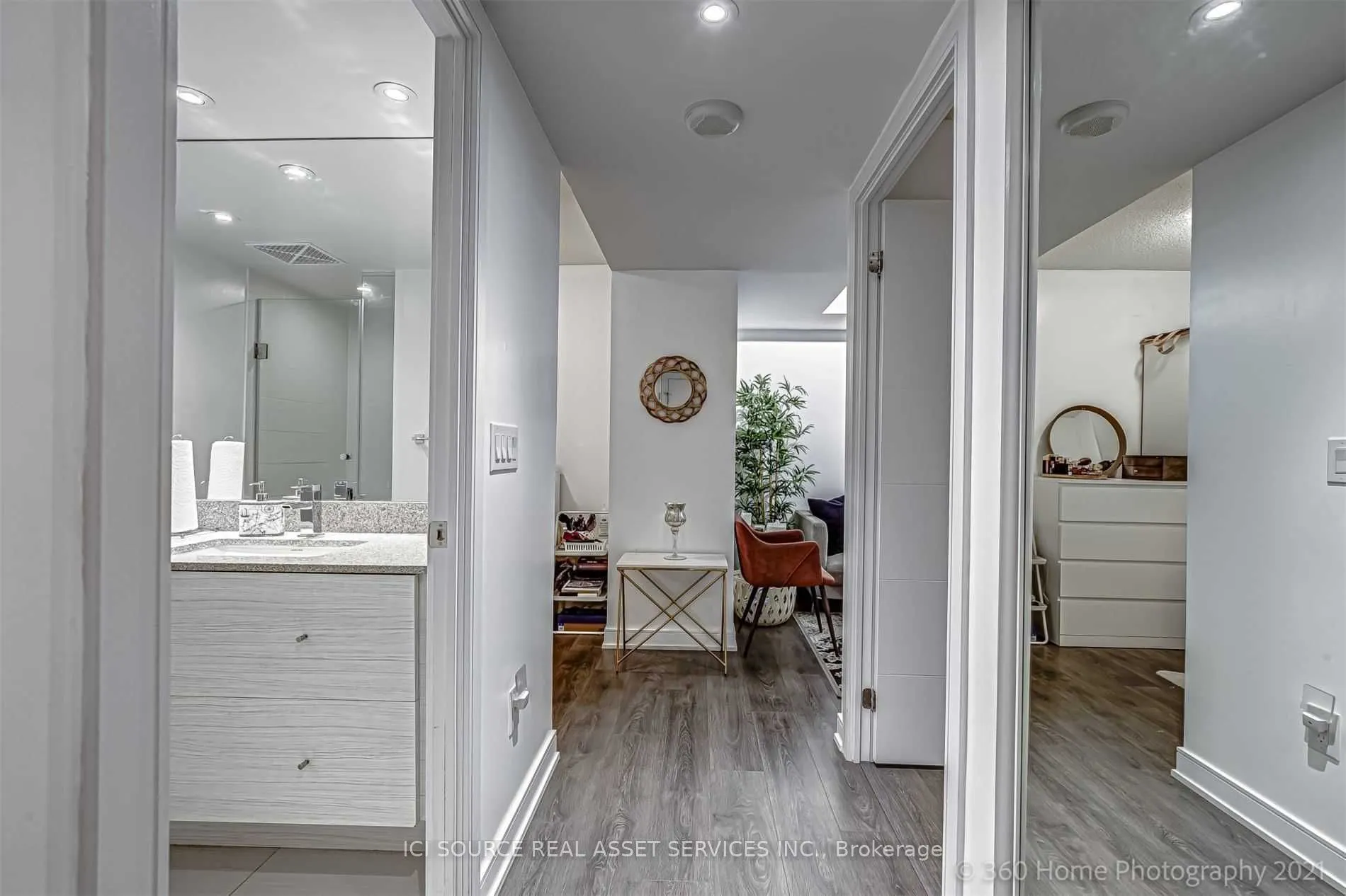 525 Adelaide Street W #1020