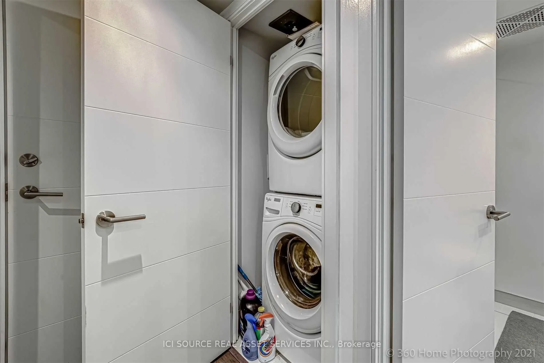 525 Adelaide Street W #1020