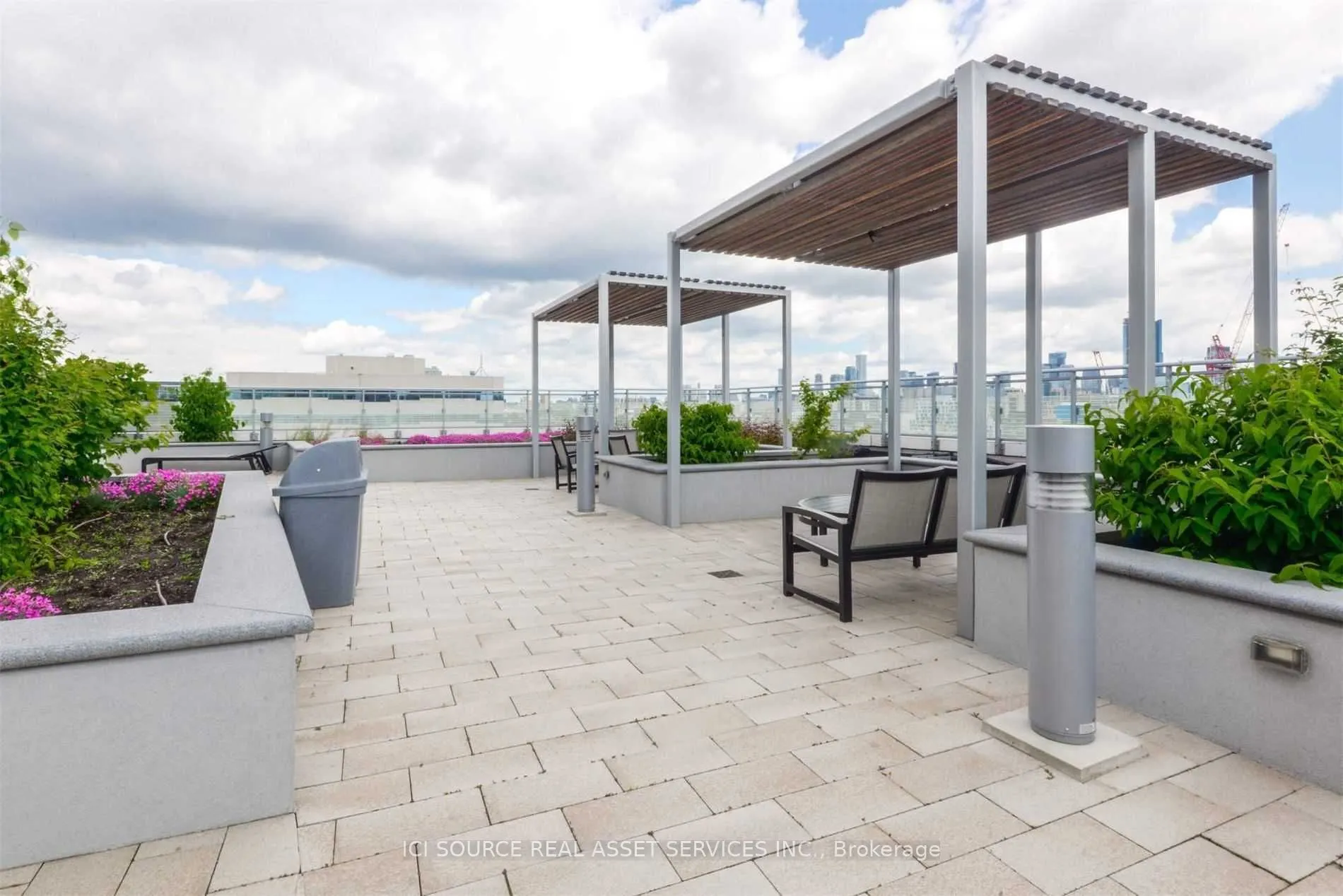 525 Adelaide Street W #1020