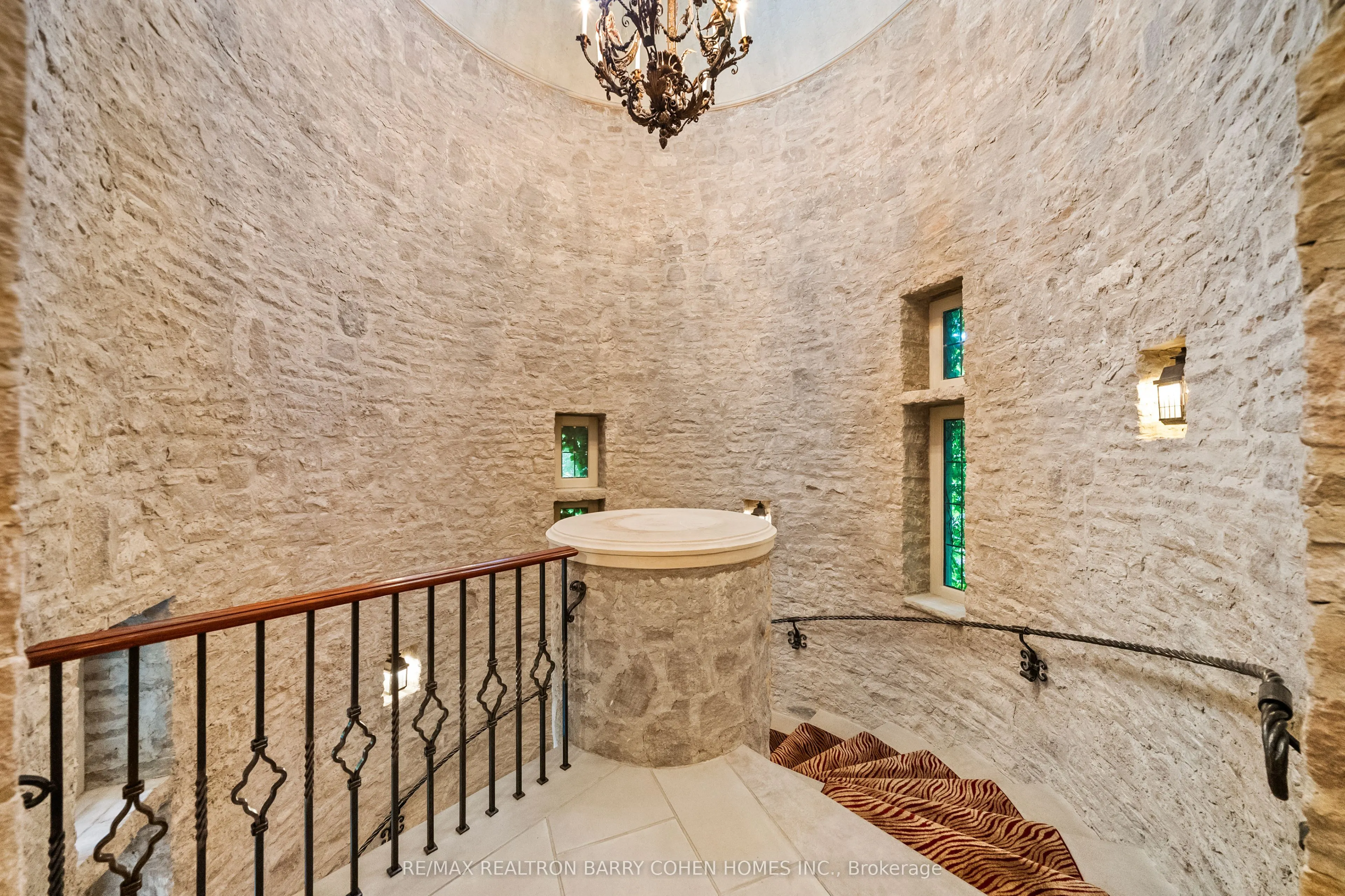 85 The Bridle Path