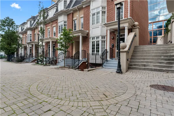 11 Niagara Street #8