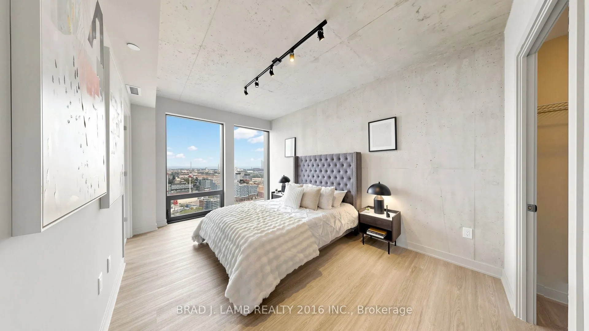284 King Street E #3004