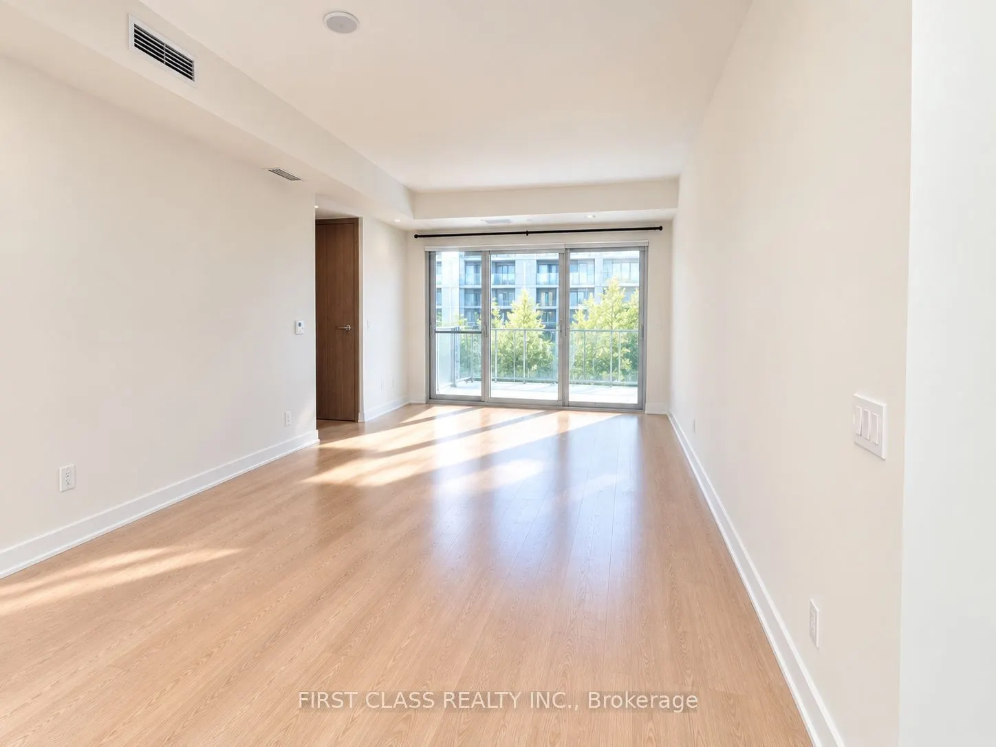 17 Bathurst Street #915
