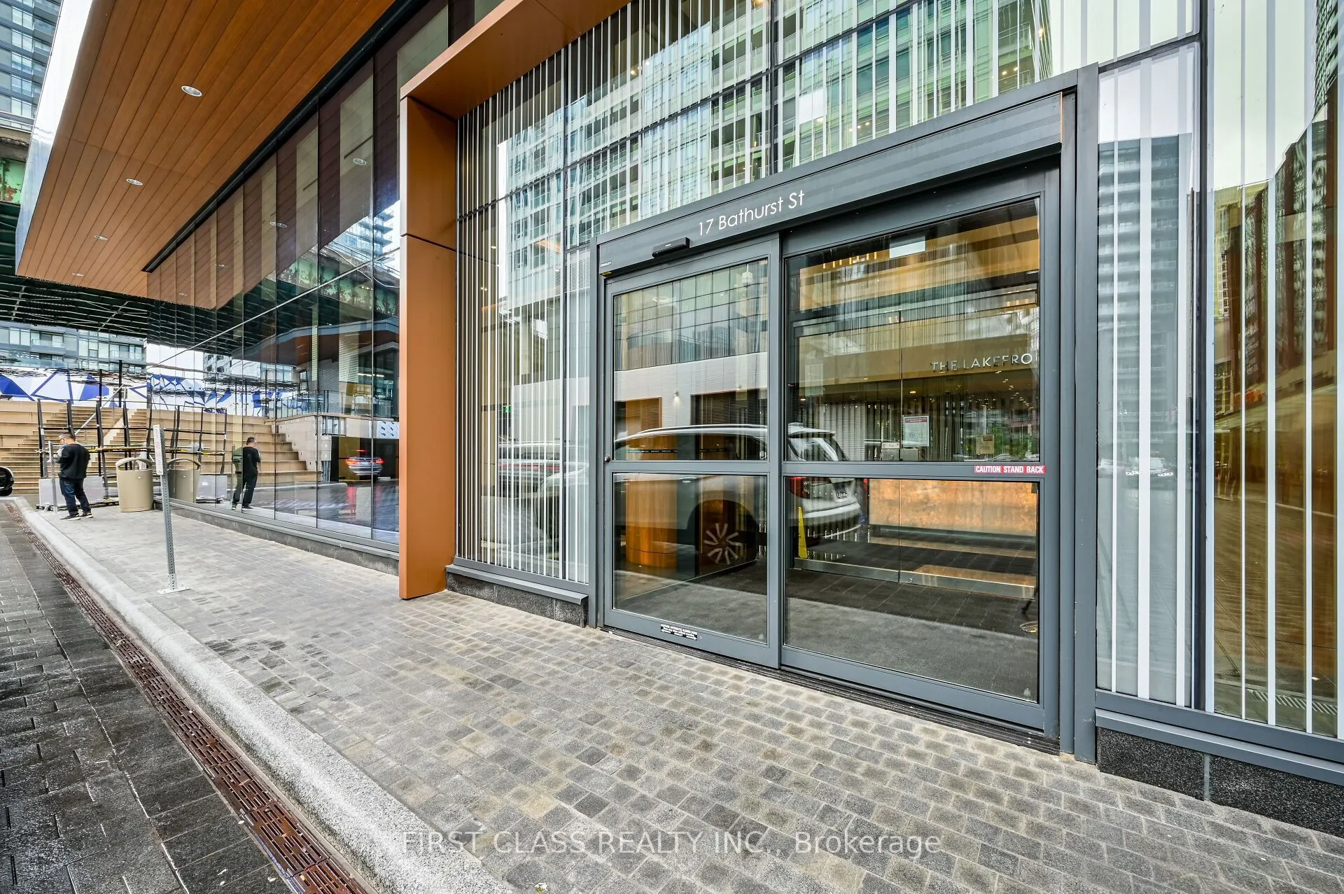 17 Bathurst Street #915