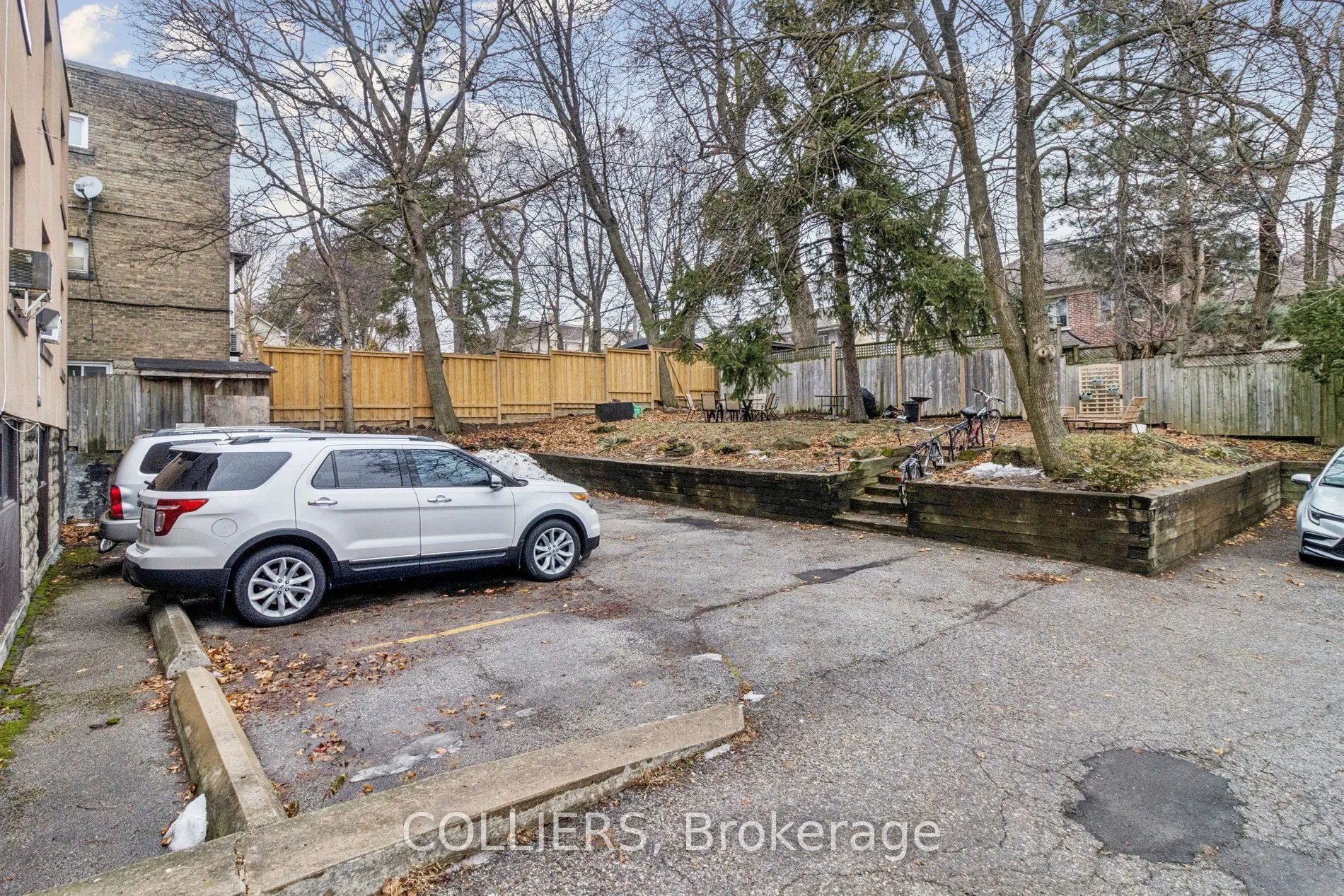 1703/1705 Bathurst Street