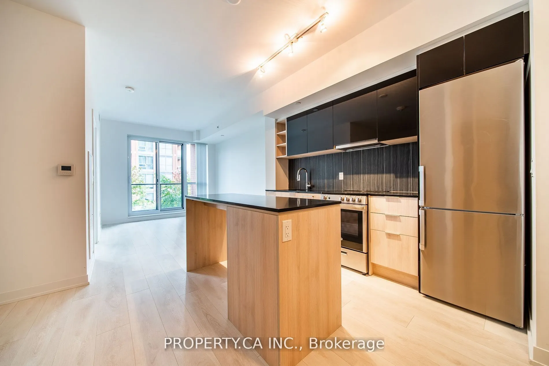 31 Tippett Road #837